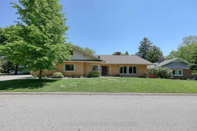 16 Delevan Cres, Tillsonburg 2