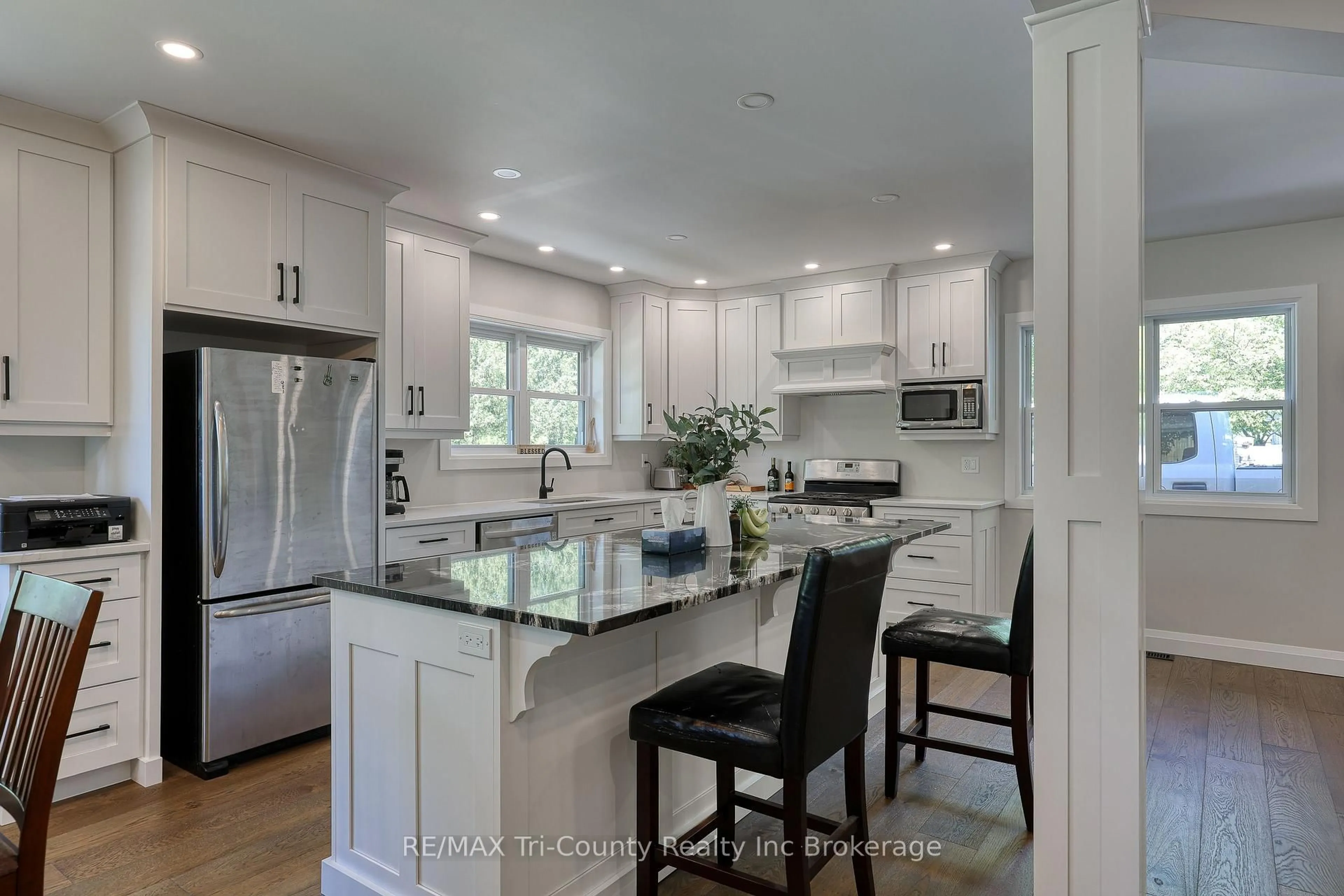 Open concept kitchen, ceramic/tile floor for 16 Delevan Cres, Tillsonburg Ontario N4G 3M7