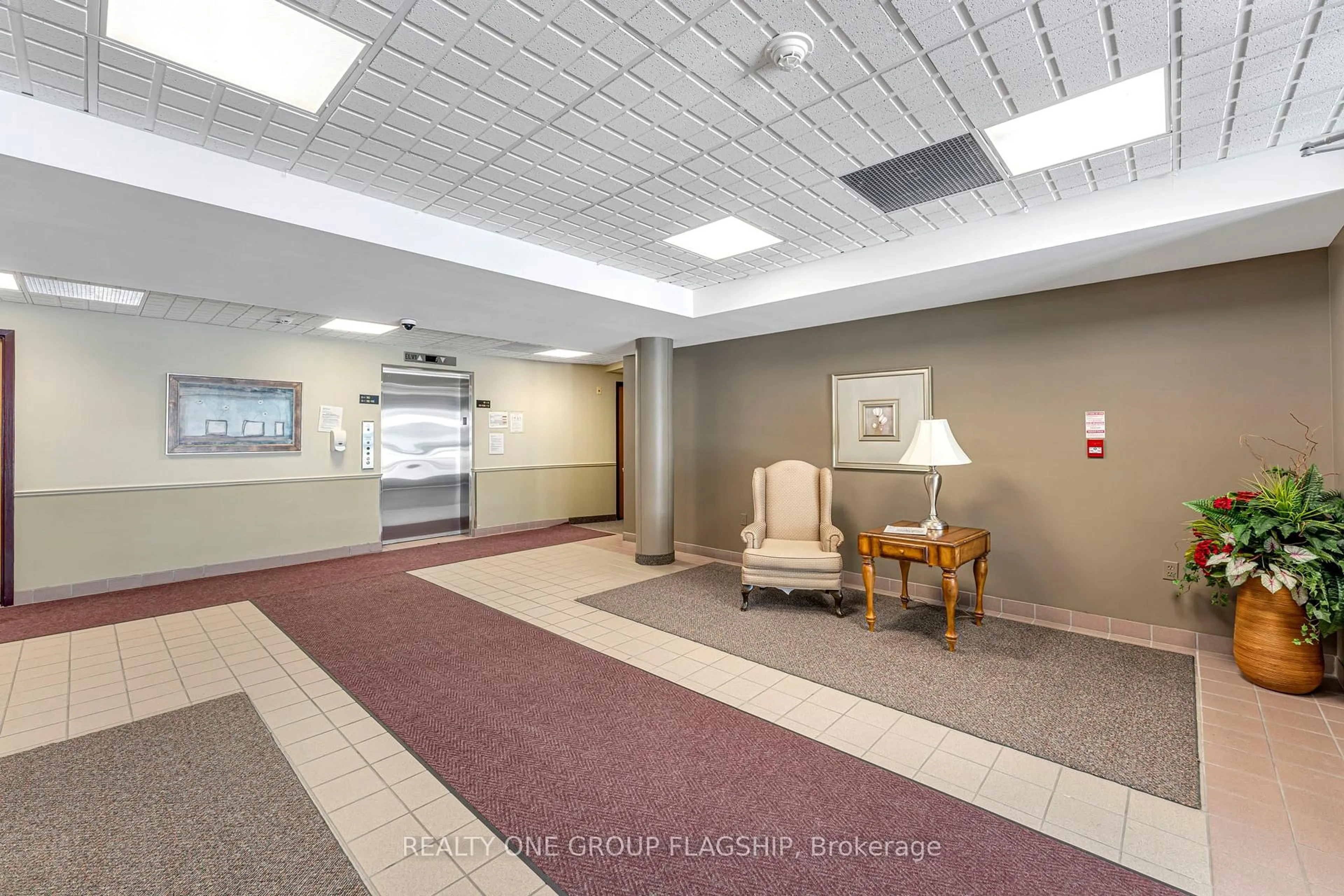 Indoor foyer for 105 Bagot St #410, Guelph Ontario N1H 8H4
