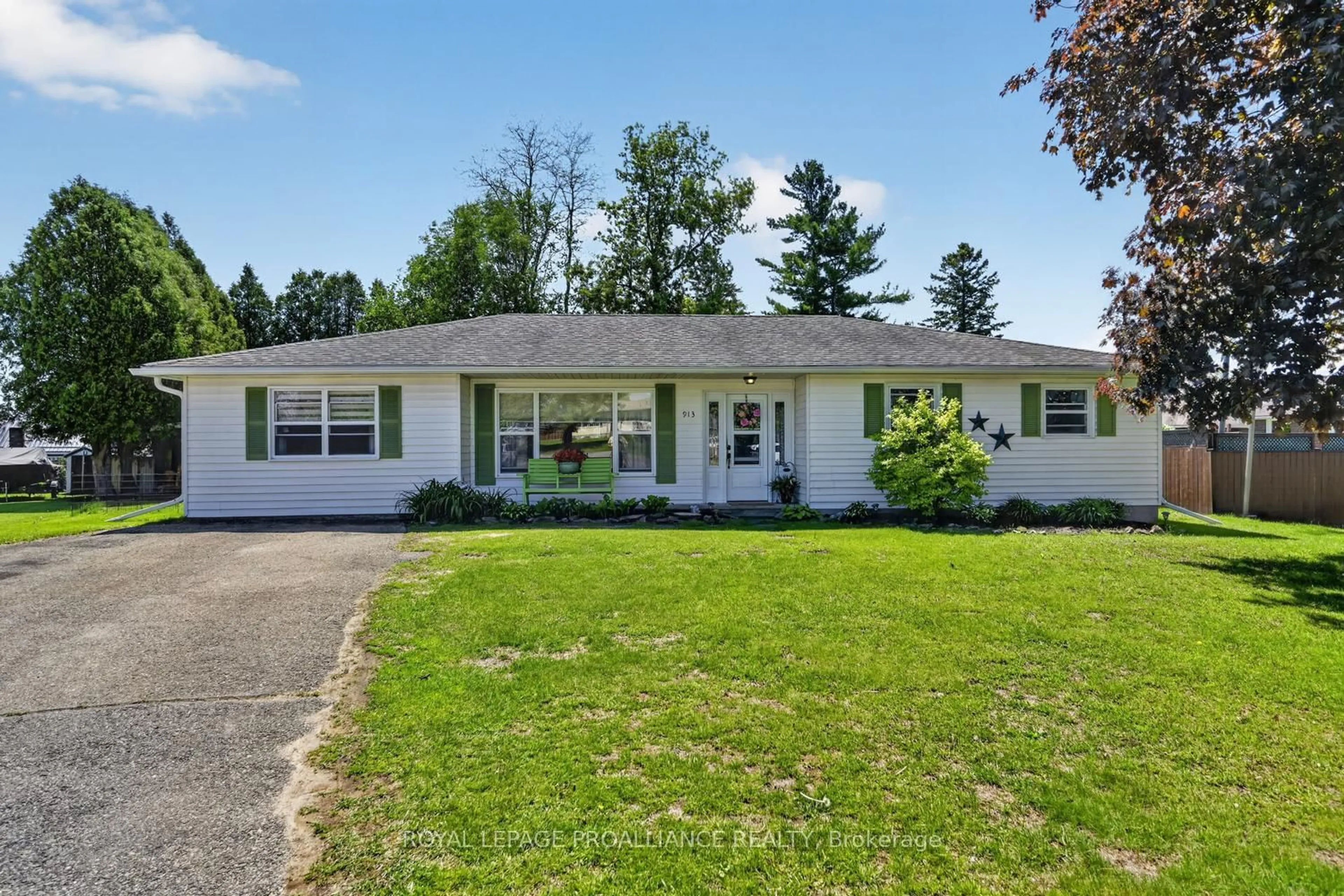Unknown for 913 George St, Edwardsburgh/Cardinal Ontario K0E 1E0