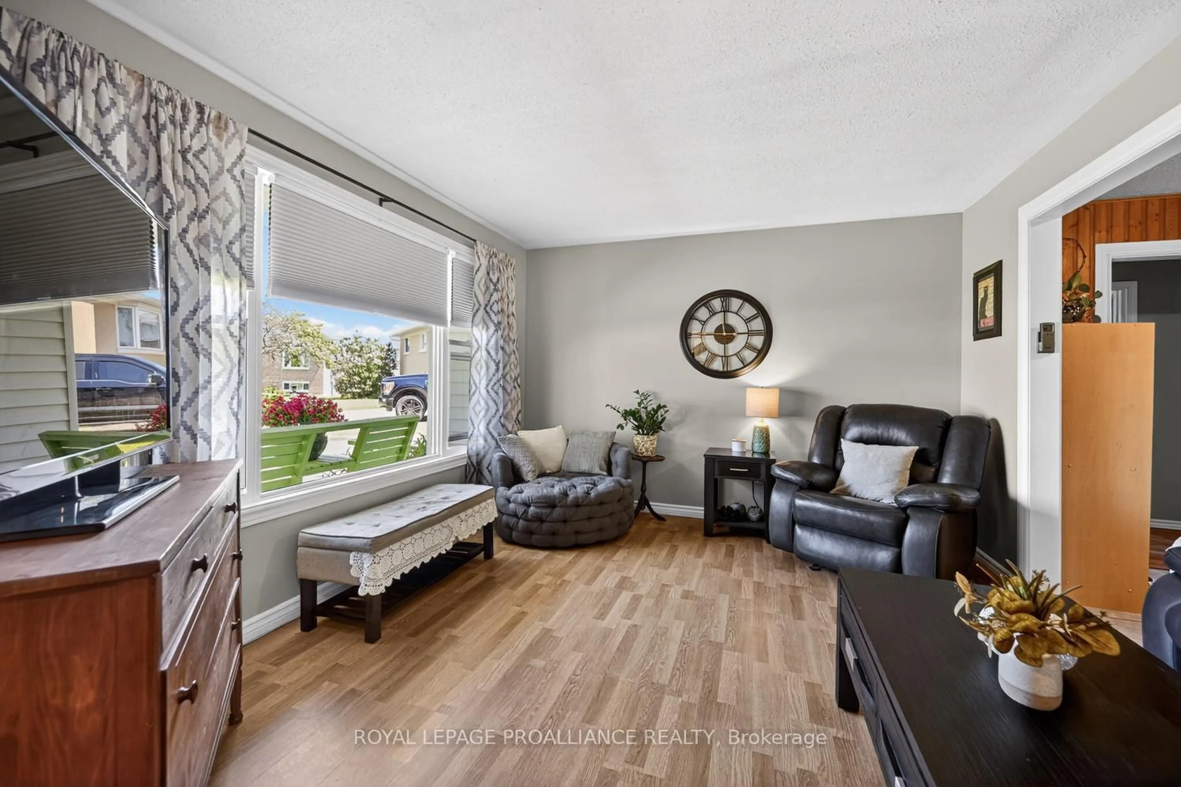 Living room with furniture, unknown for 913 George St, Edwardsburgh/Cardinal Ontario K0E 1E0