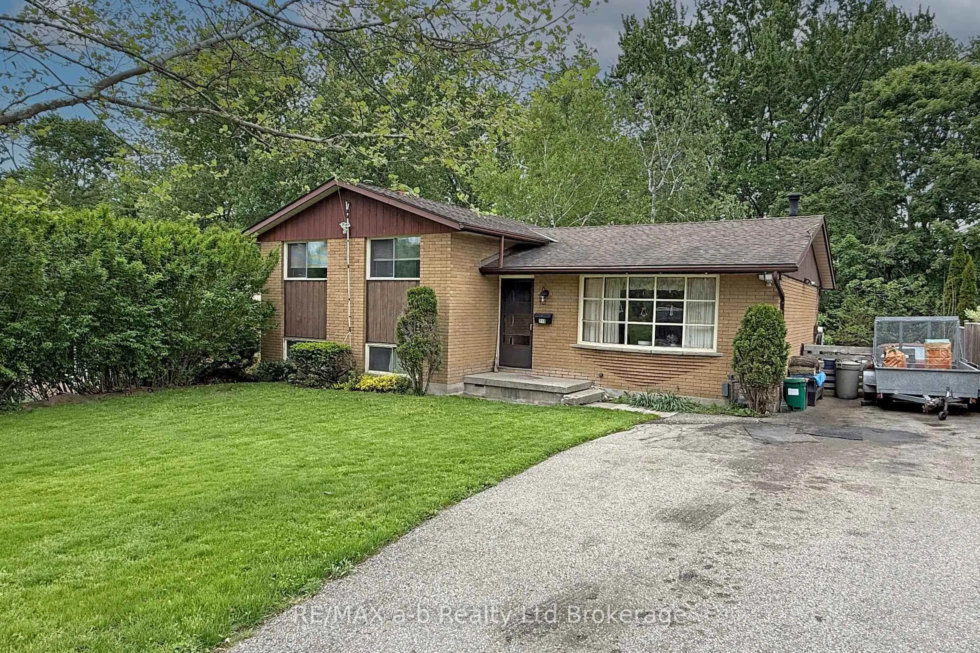 Unknown for 213 Belgrave St, Woodstock Ontario N4S 7K1