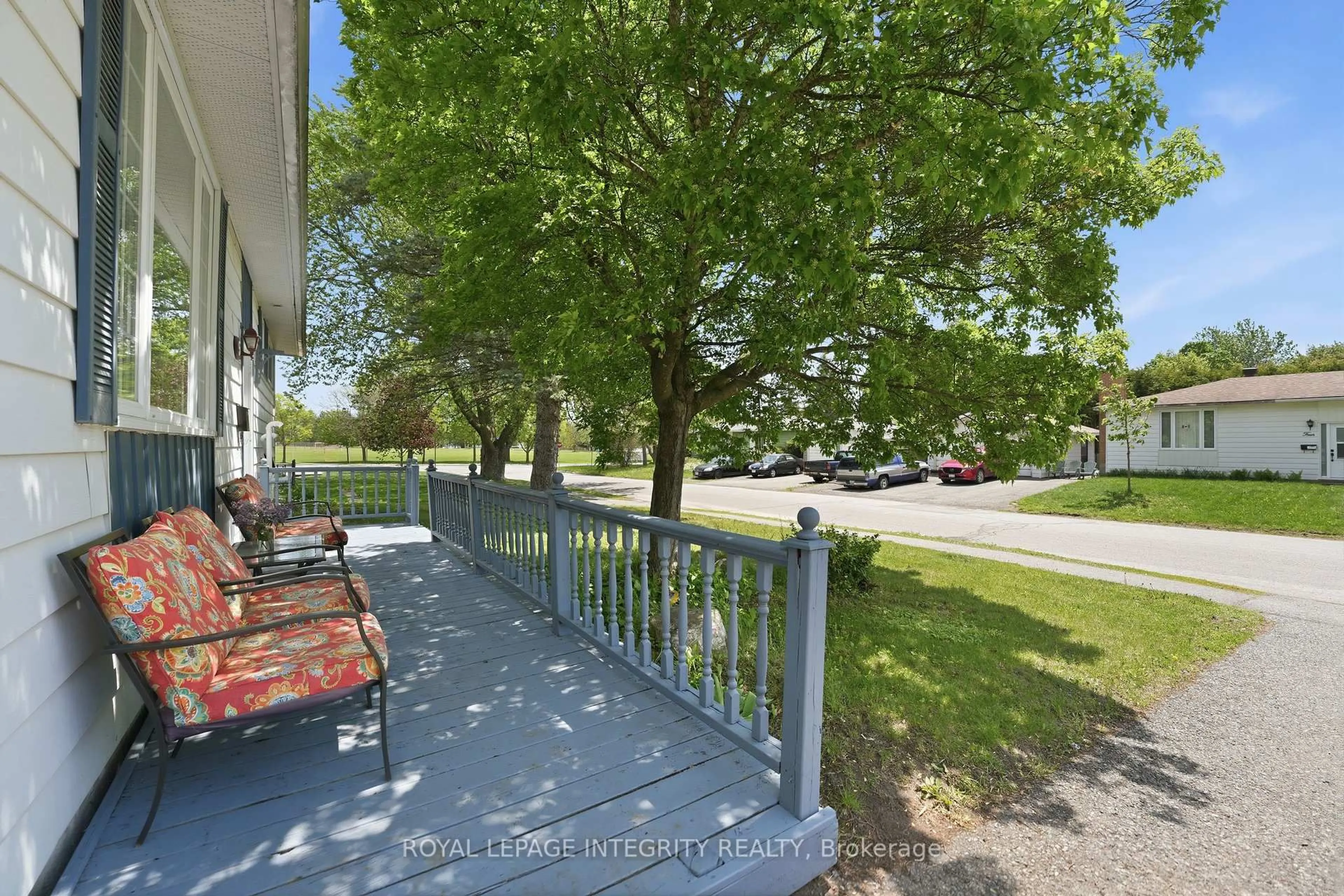 Patio, street for 5 Sheldrake Dr, Ottawa Ontario K2L 1S5