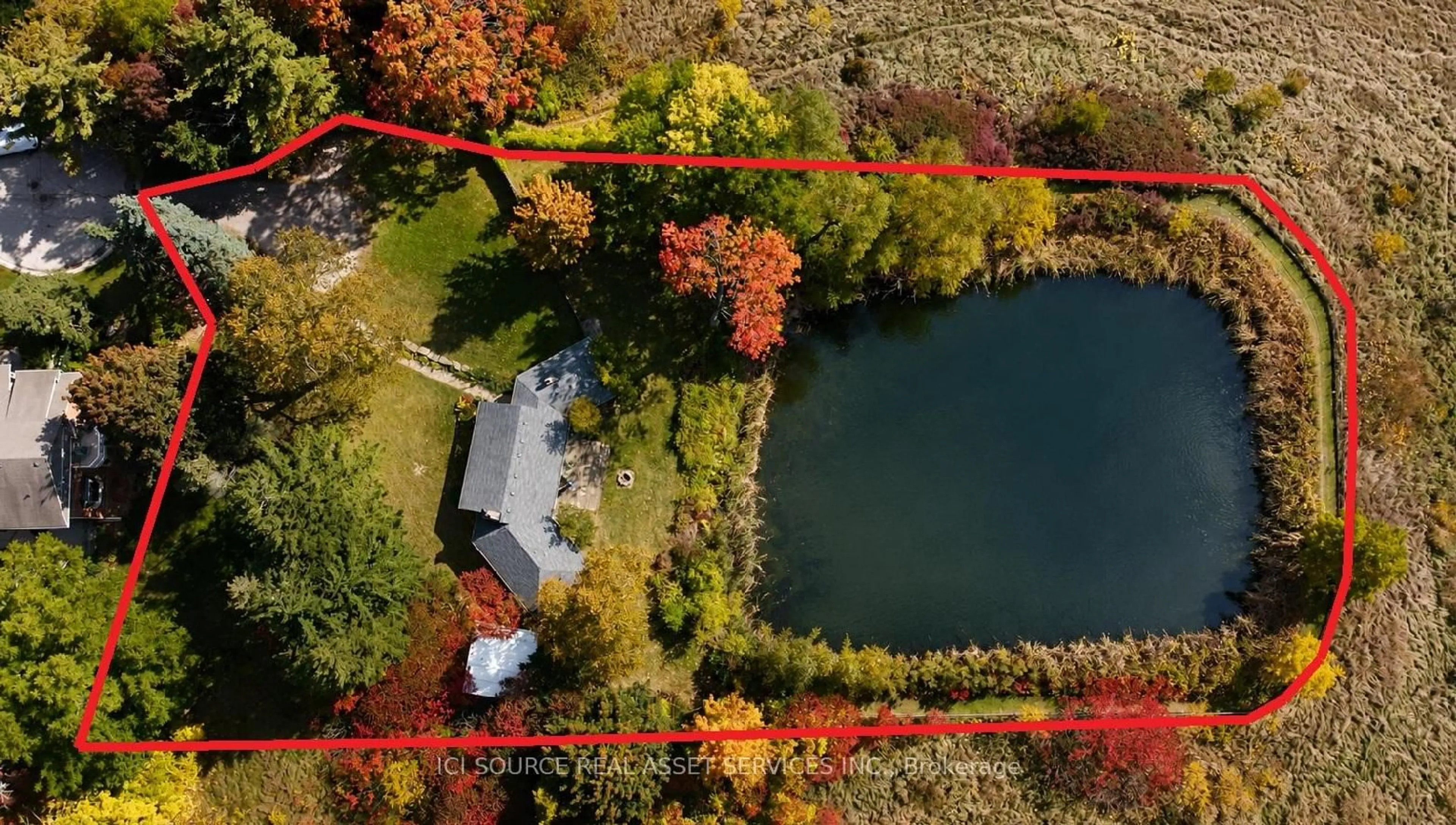 A pic from outside/outdoor area/front of a property/back of a property/a pic from drone, water/lake/river/ocean view for 8 Renwood Pl, Hamilton Ontario L8B 0G6