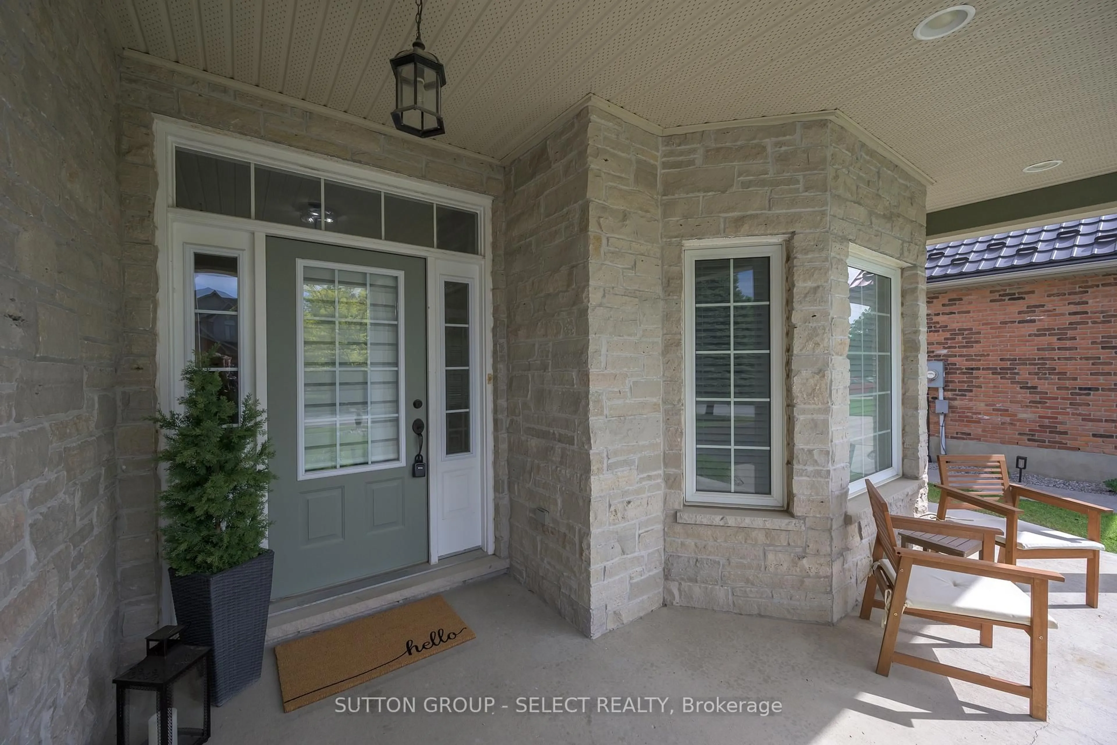 Indoor entryway for 220 Boyd Blvd, Zorra Ontario N0M 2M0