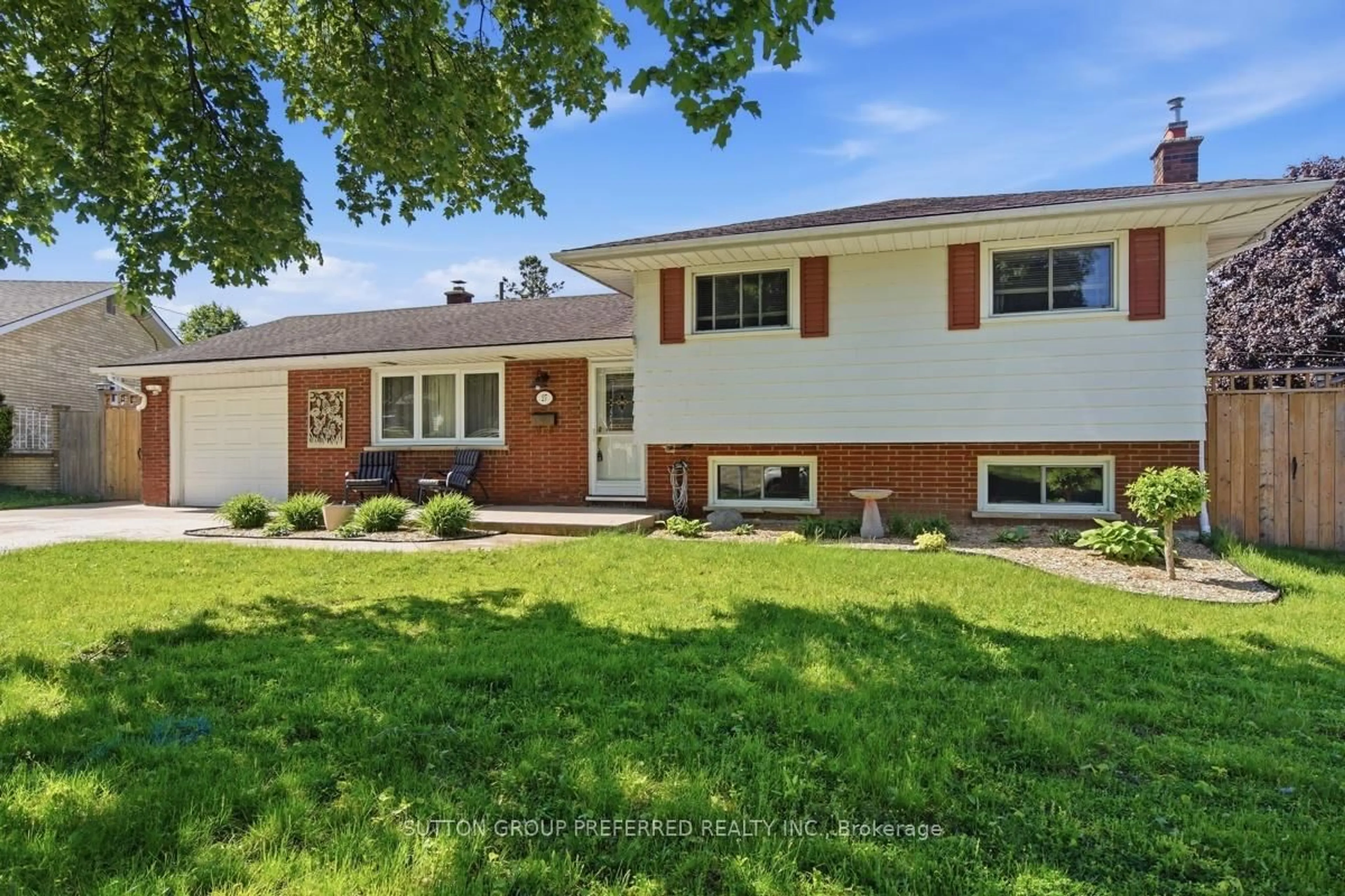 Home with brick exterior material, street for 27 Stormont Dr, London South Ontario N5Z 3Z4