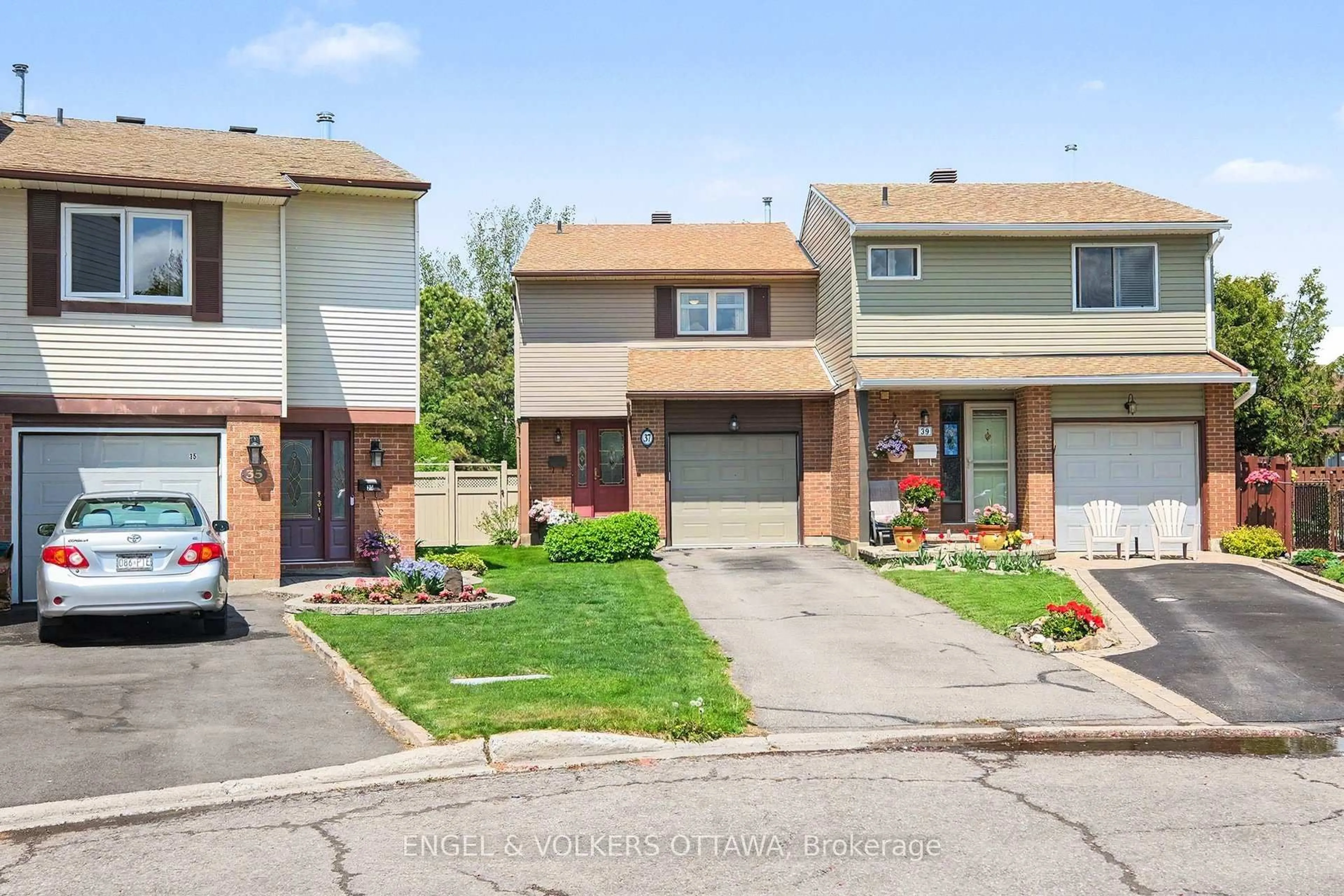 Unknown for 37 Gentle Gate Cres, Ottawa Ontario K1T 1Z9