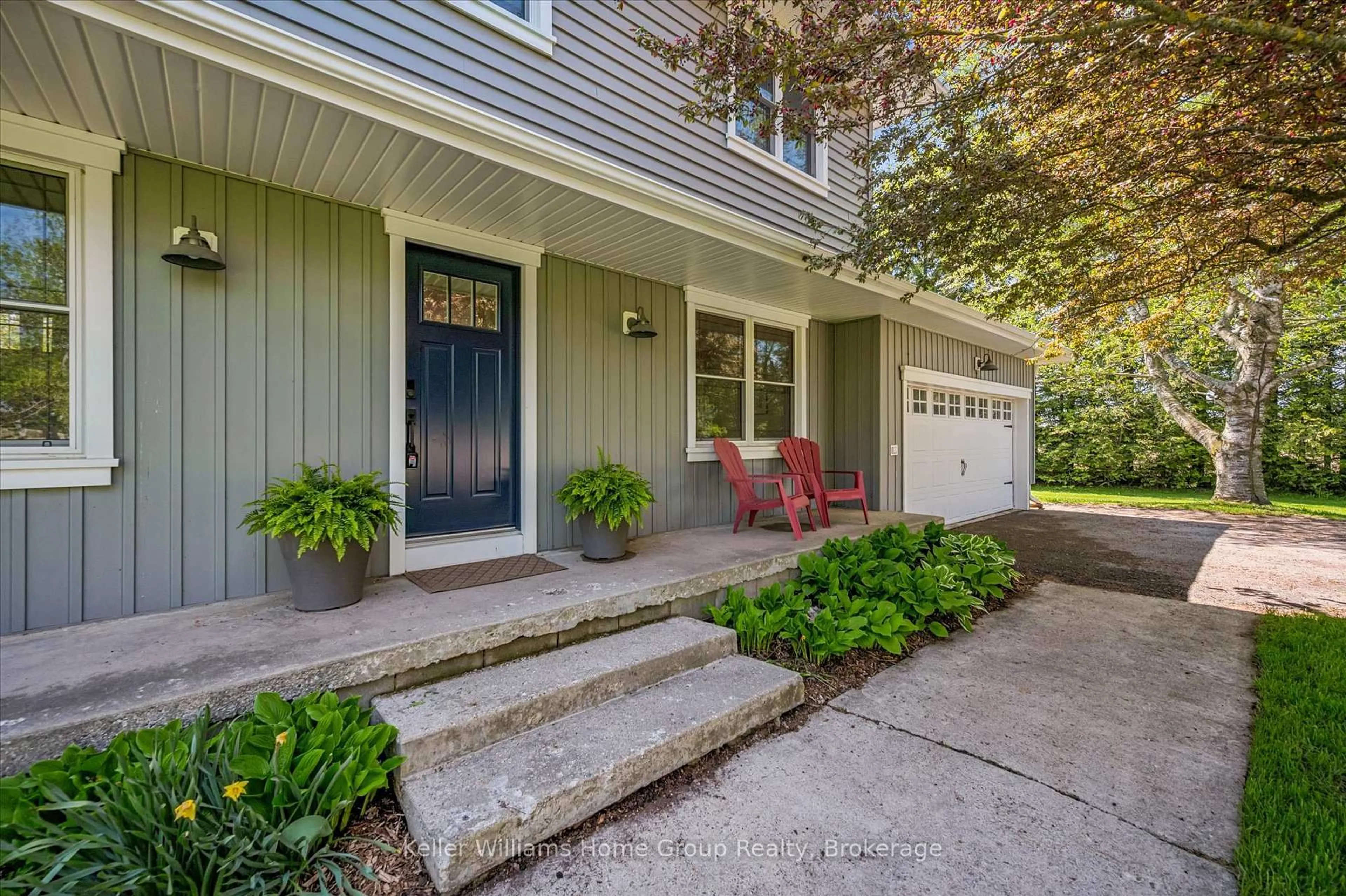 Indoor entryway for 6794 Sixth Line, Centre Wellington Ontario N0B 1J0