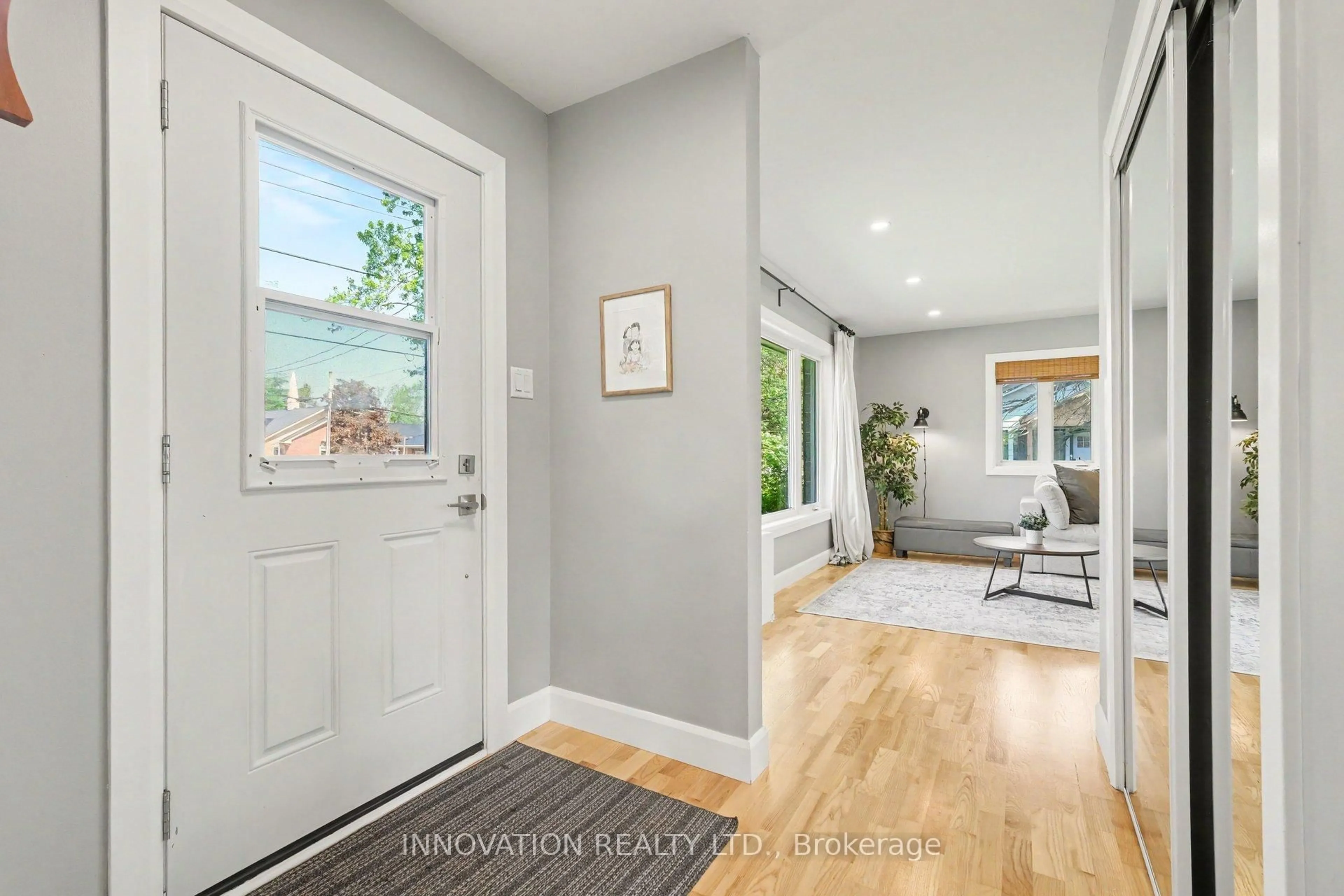 Indoor entryway for 6563 Prince Of Wales Dr, North Gower Ontario K0A 2T0