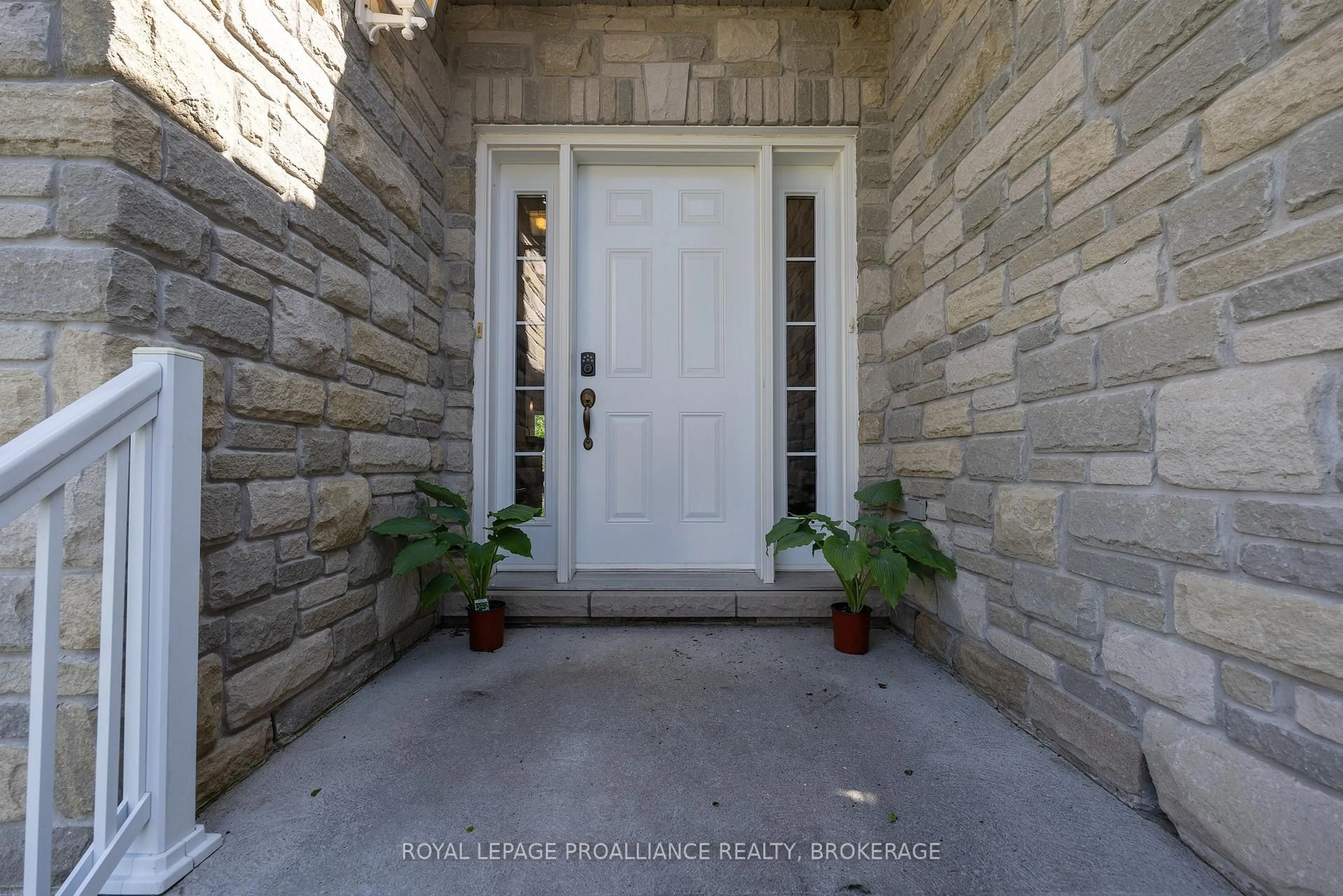 Indoor entryway for 730 Amaryllis St, Kingston Ontario K7P 0A8