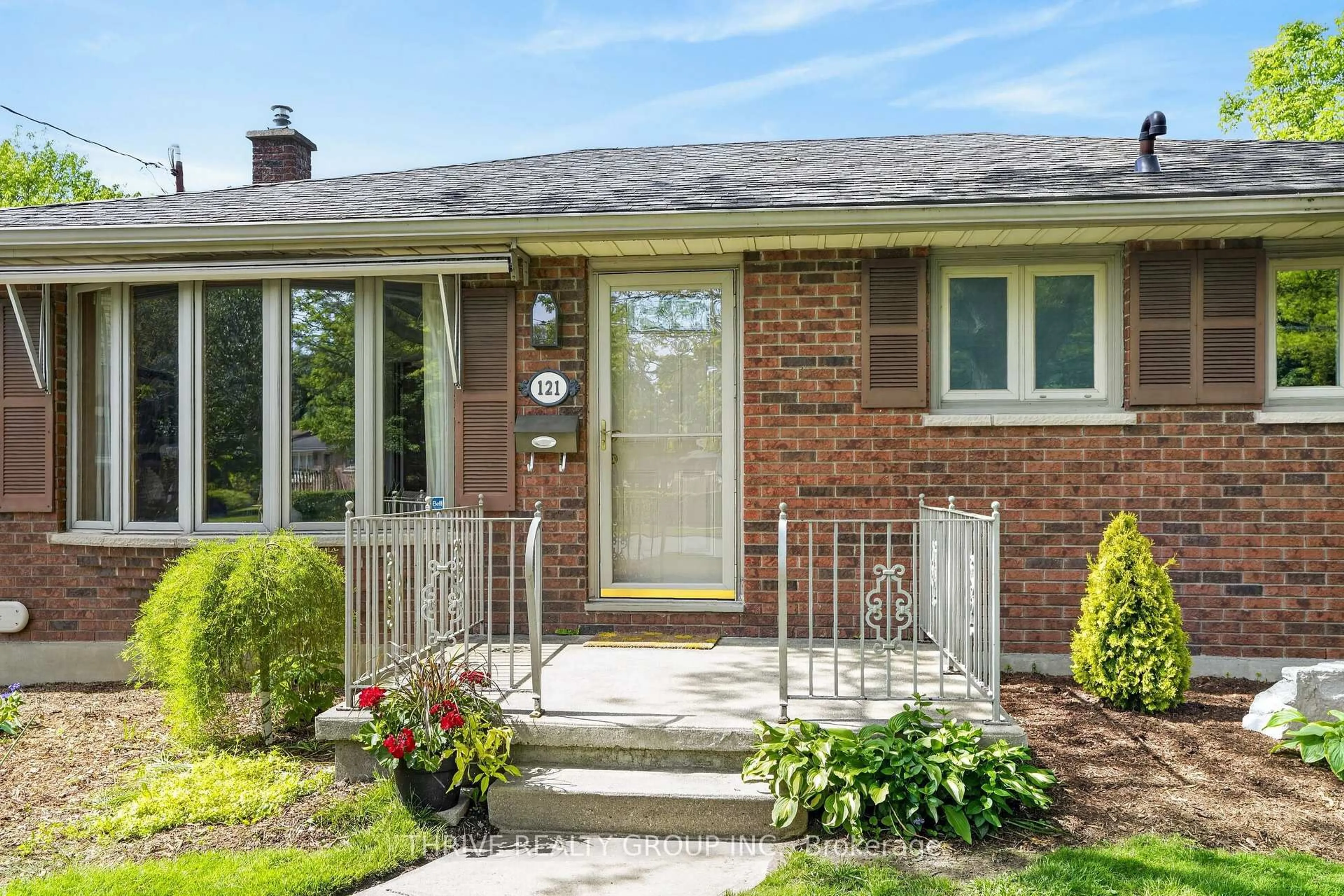 Home with brick exterior material, street for 121 Bow St, London East Ontario N5V 1B3