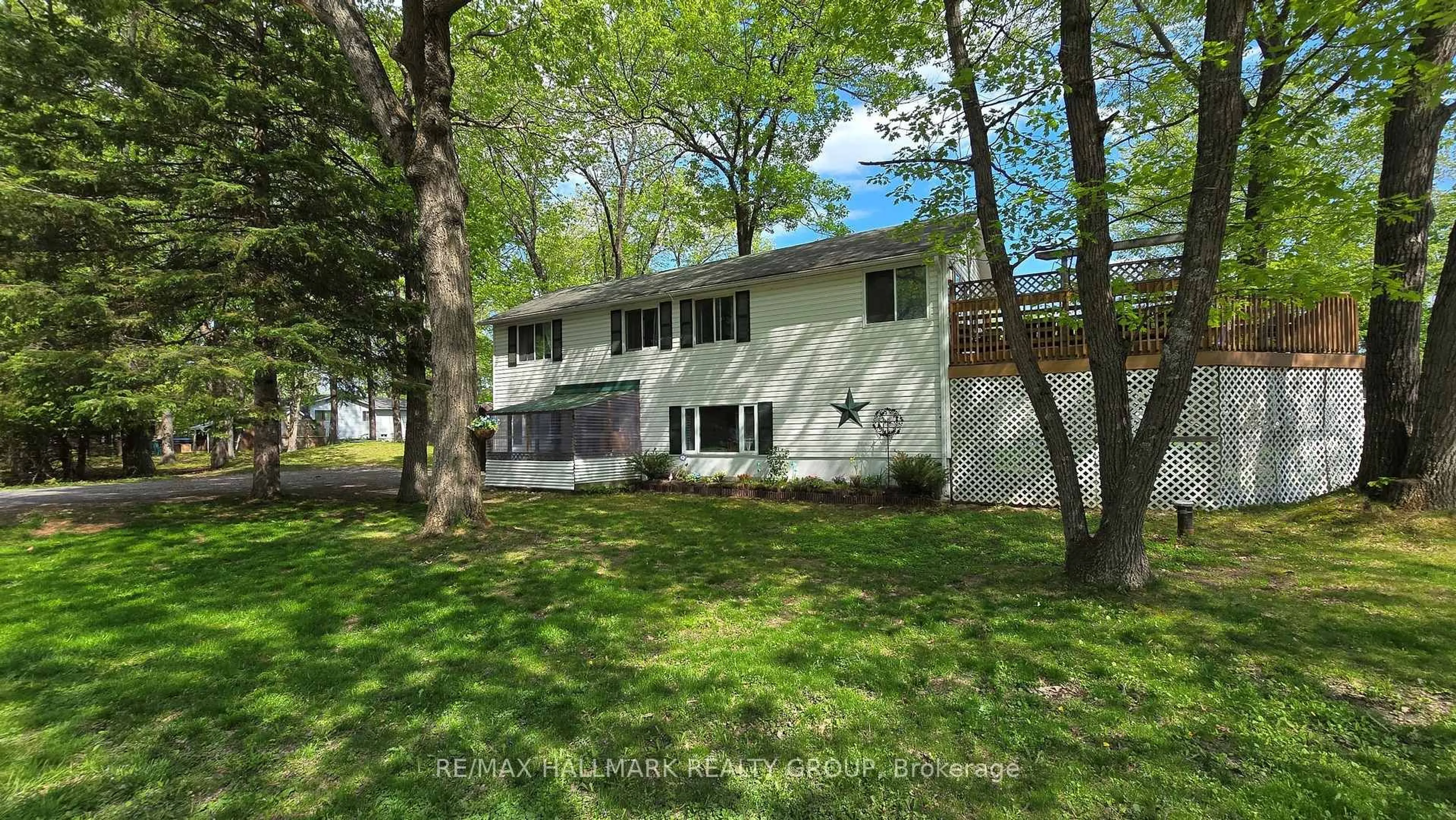 Home with vinyl exterior material, water/lake/river/ocean view for 114 Macrostie Lane, Ottawa Ontario K0A 3M0