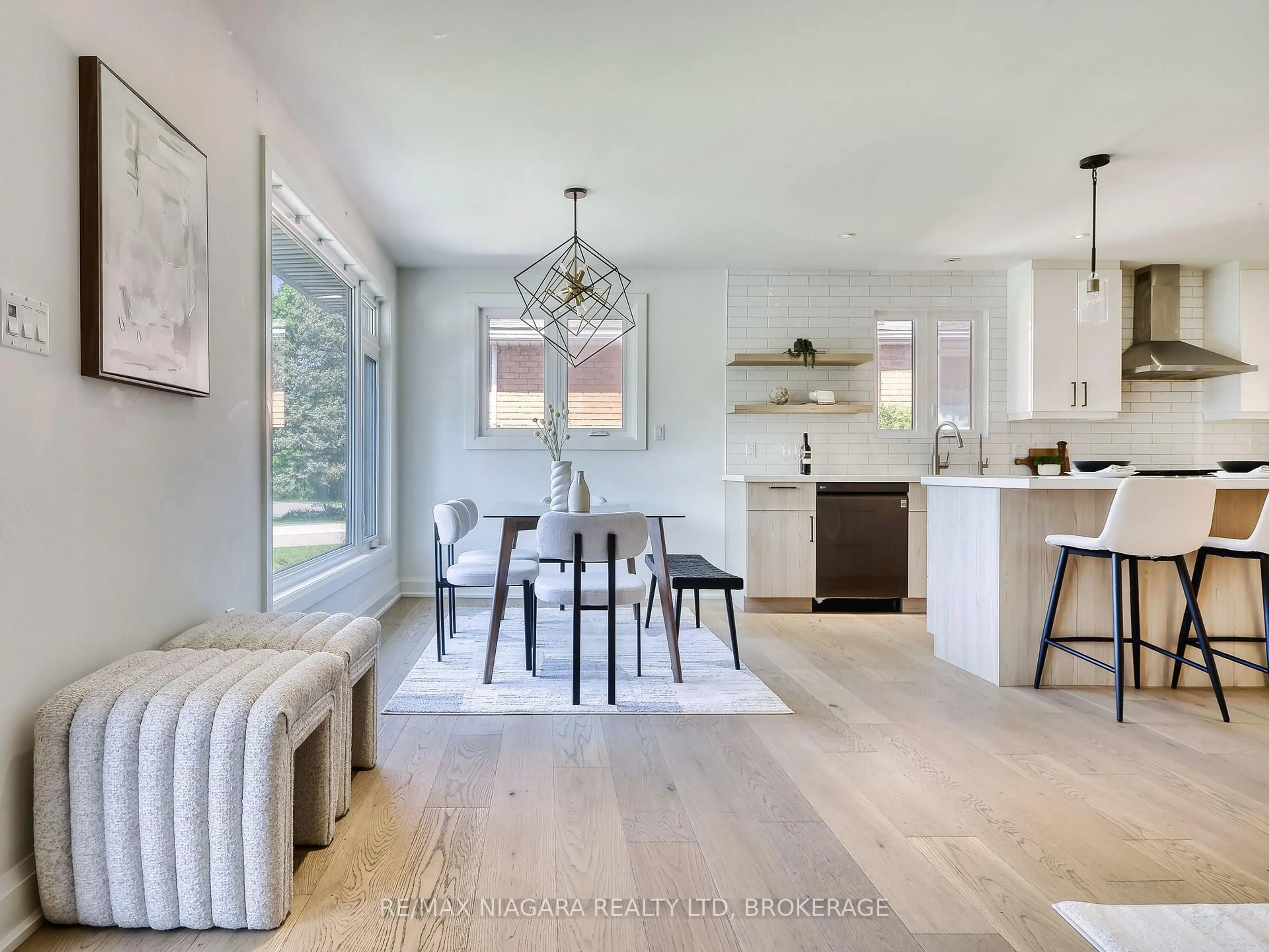 Open concept kitchen, unknown for 28 Silverdale Dr, St. Catharines Ontario L2M 3N1