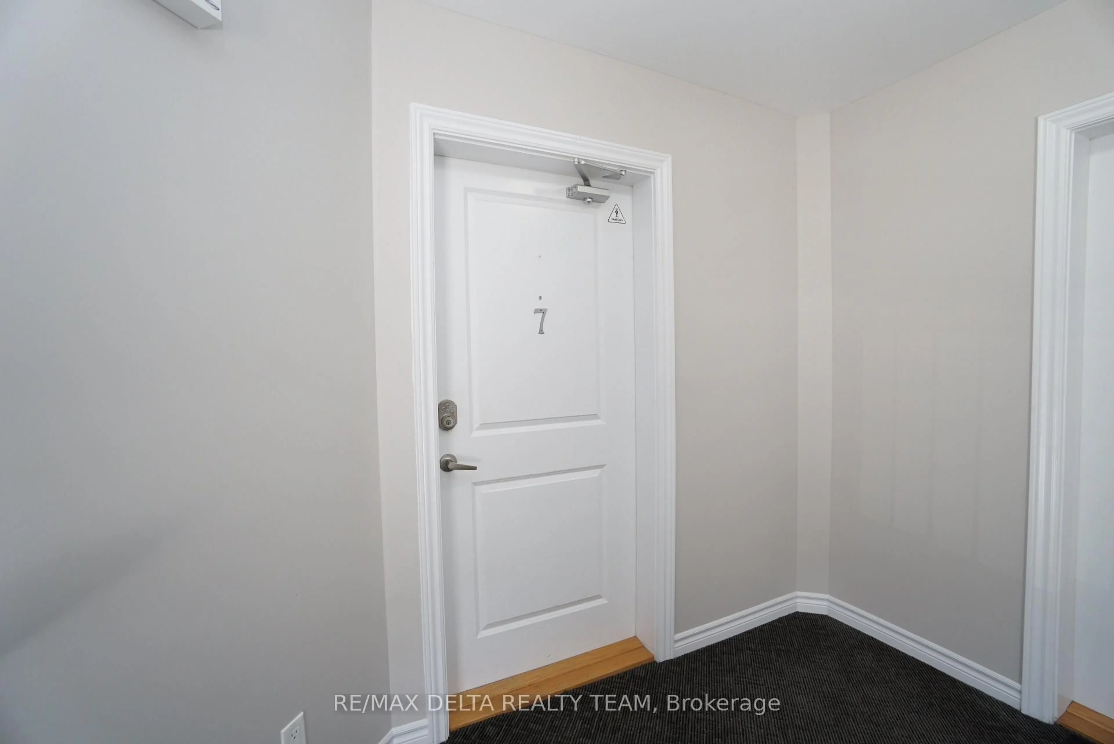 Indoor entryway for 90 Prestige Circ #7, Ottawa Ontario K4A 0Y1
