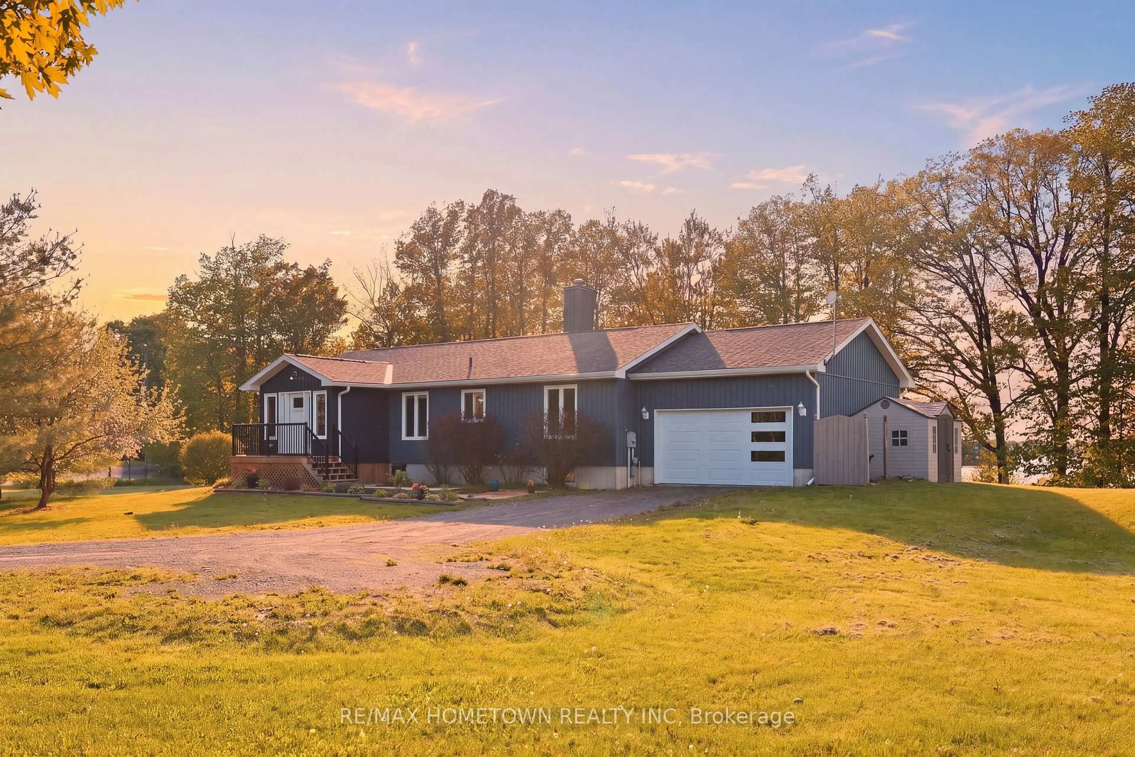 A pic from outside/outdoor area/front of a property/back of a property/a pic from drone, unknown for 594 Lyndhurst Rd, Leeds and the Thousand Islands Ontario K0E 1N0