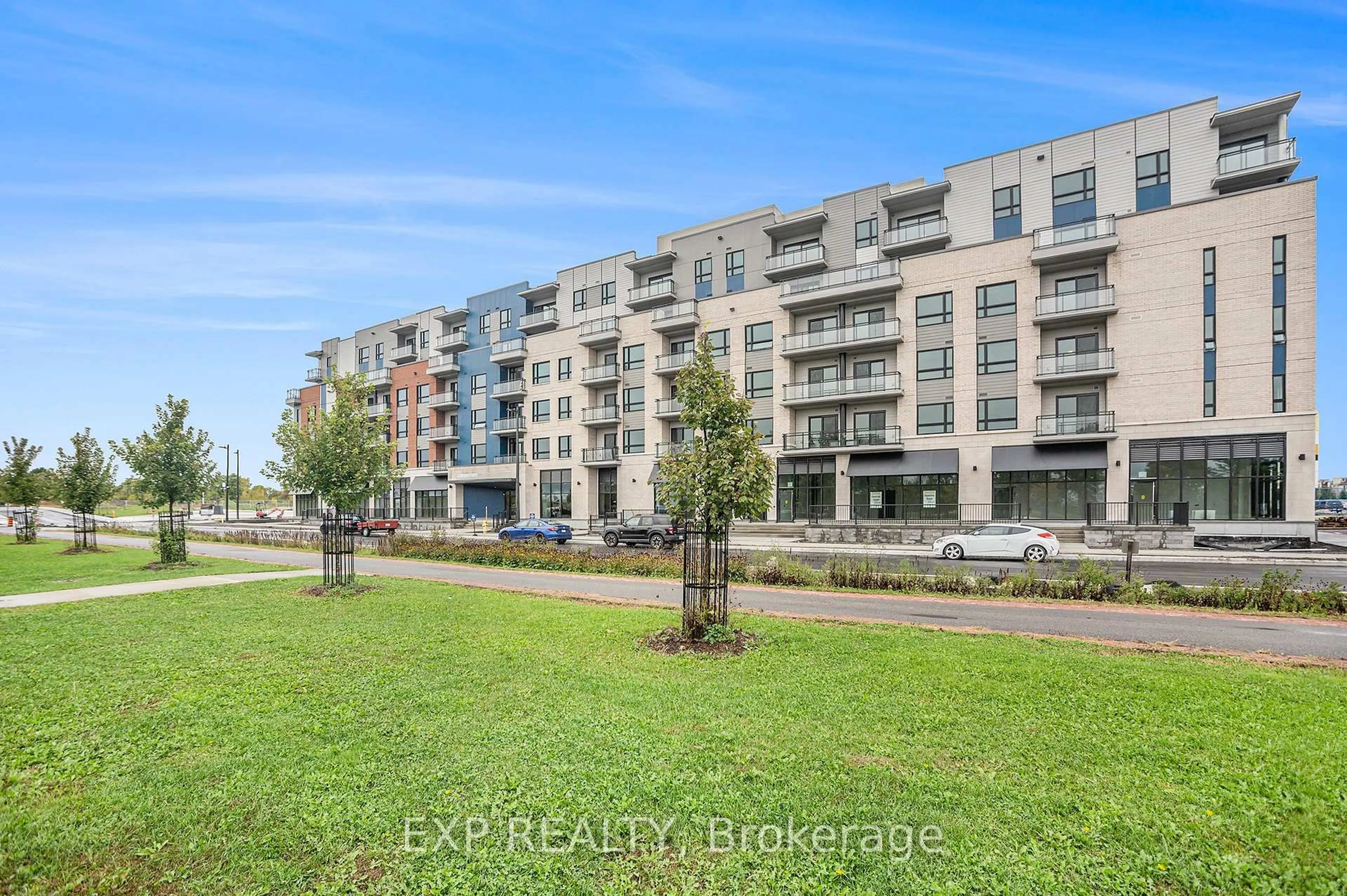 A pic from outside/outdoor area/front of a property/back of a property/a pic from drone, unknown for 1350 Hemlock Rd #502, Ottawa Ontario K1K 5C2