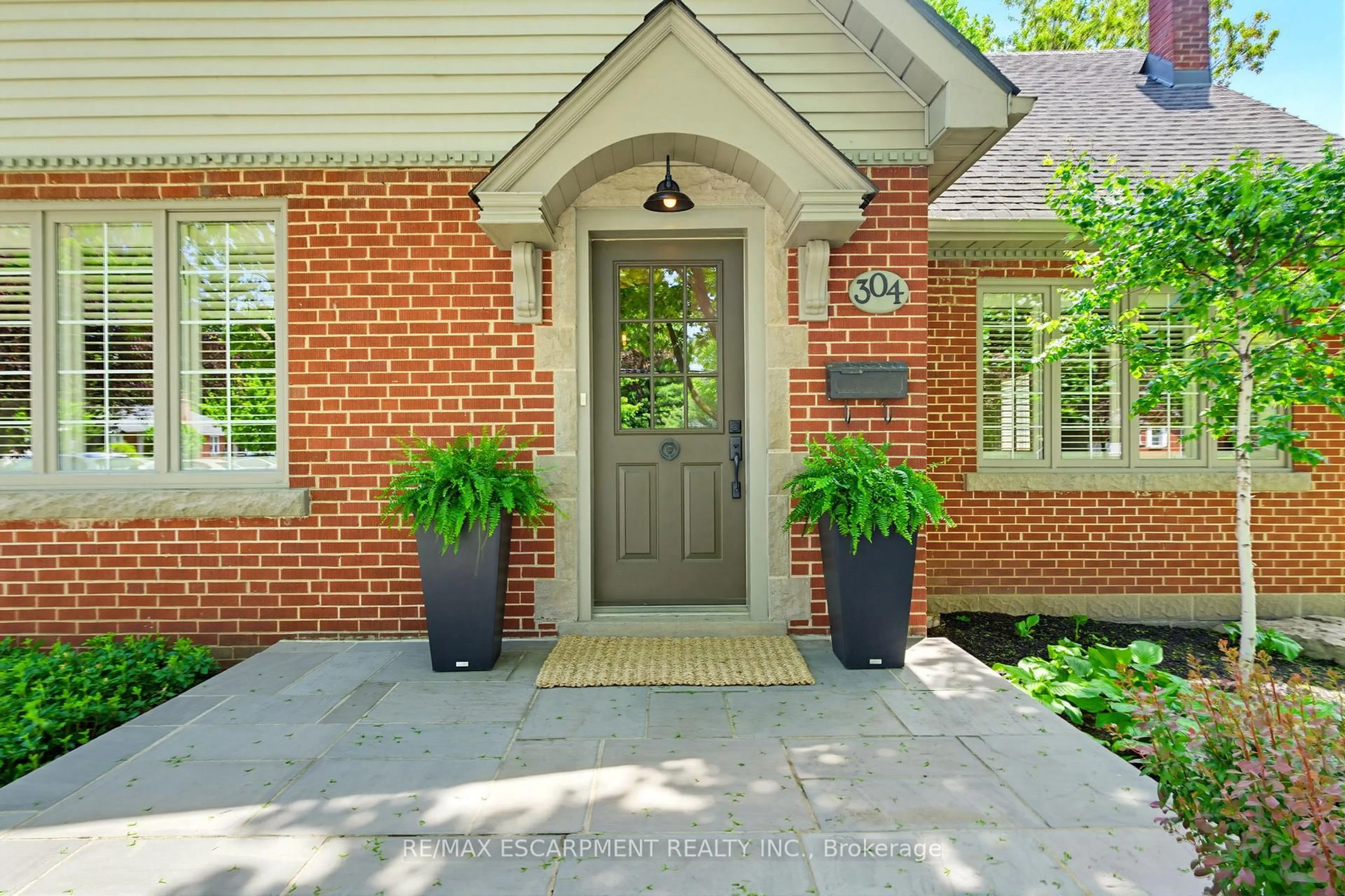 Home with brick exterior material, street for 304 Parkside Dr, Hamilton Ontario L0R 2H0