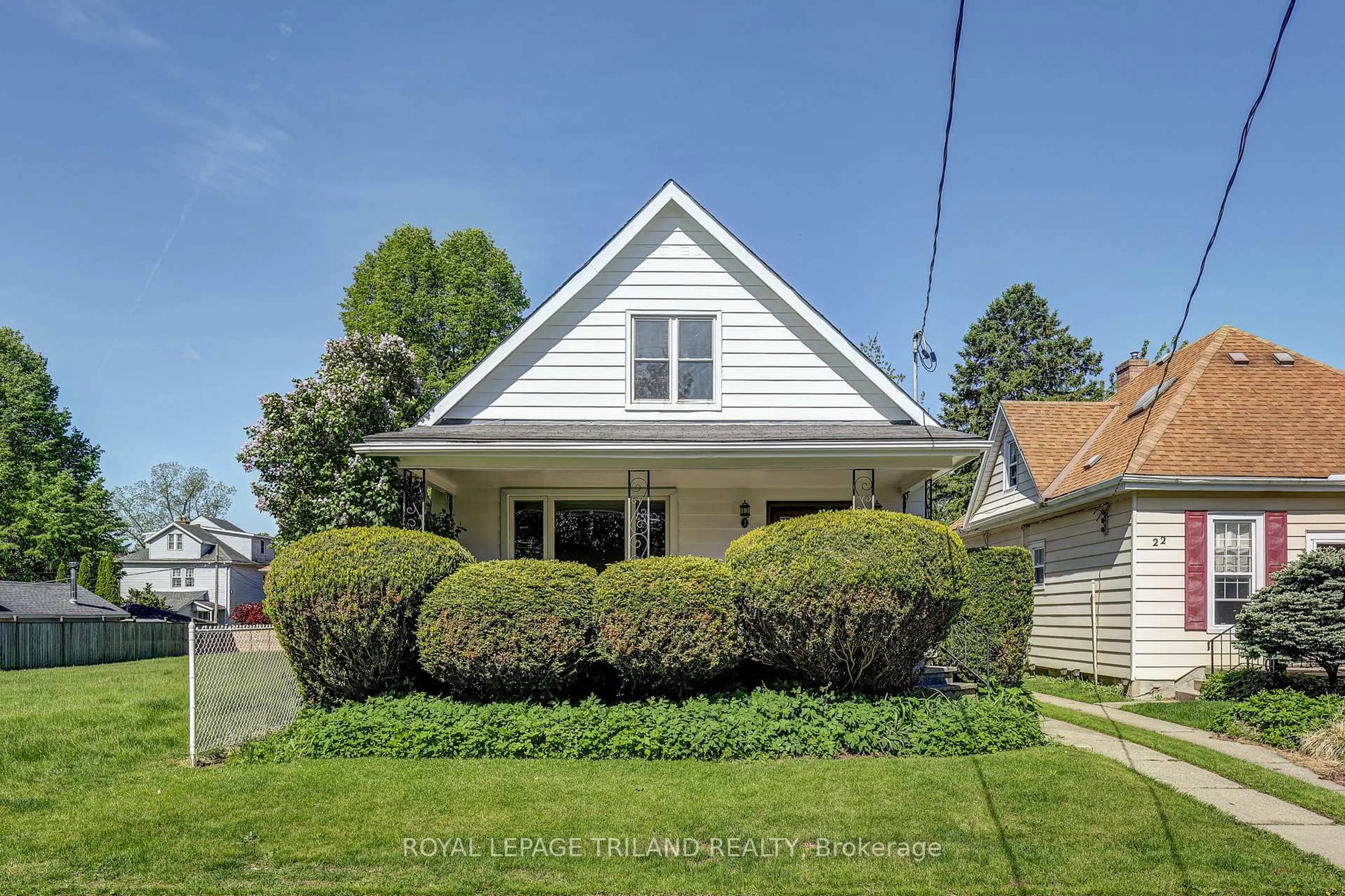 A pic from outside/outdoor area/front of a property/back of a property/a pic from drone, street for 24 Isabel St, St. Thomas Ontario N5R 3J7