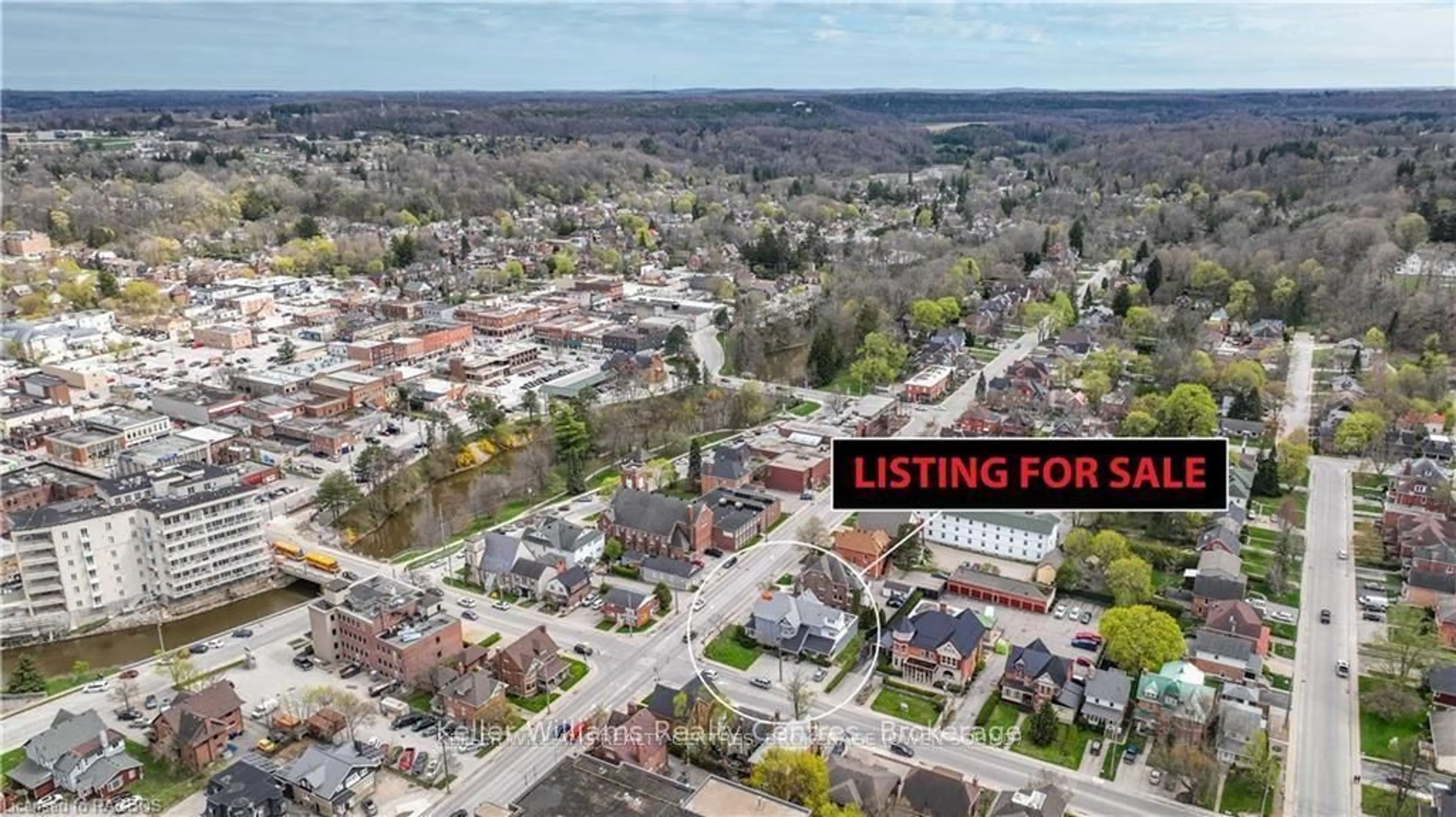 A pic from outside/outdoor area/front of a property/back of a property/a pic from drone, unknown for 900 2nd Ave, Owen Sound Ontario N4K 4M5