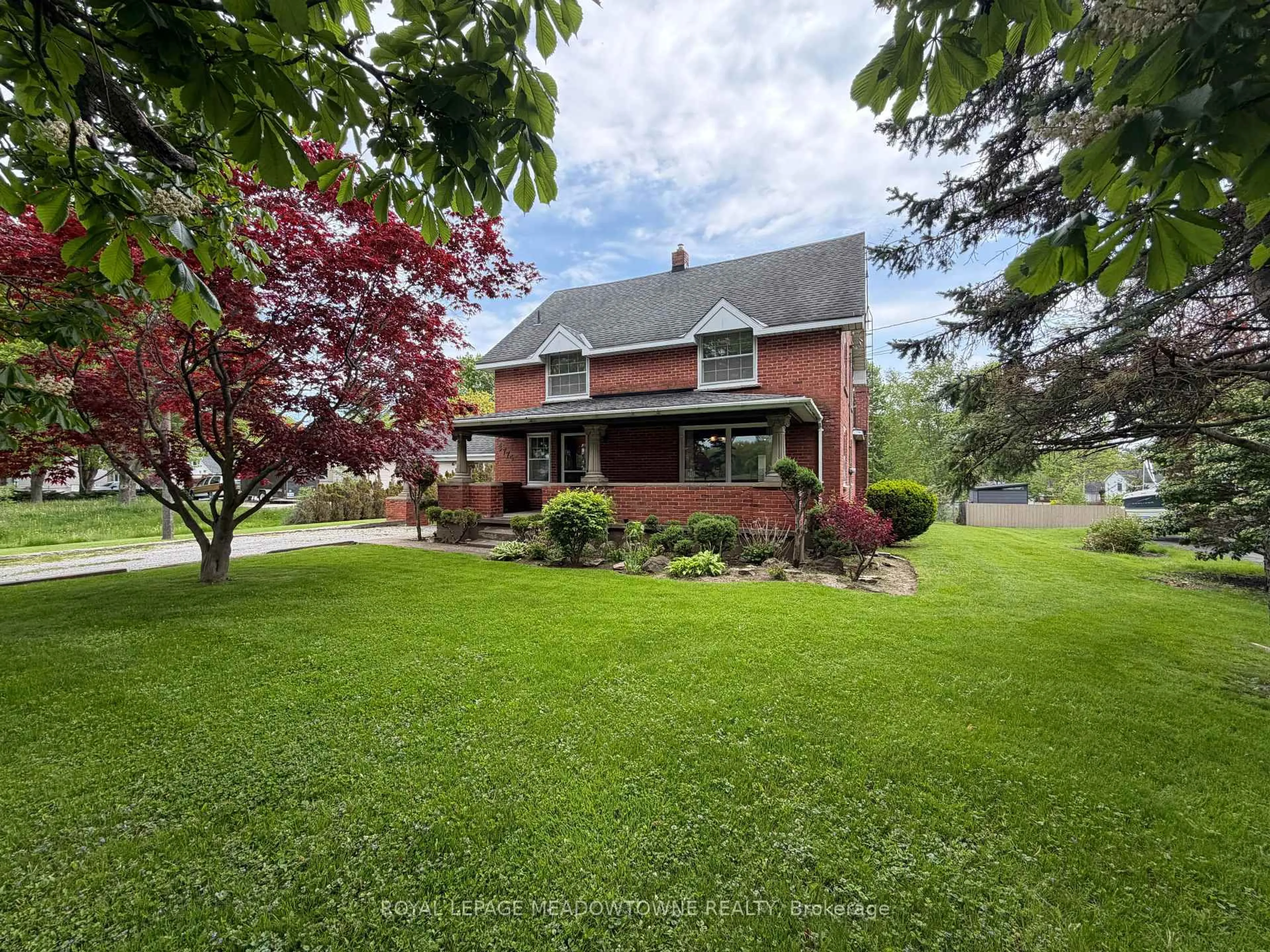 A pic from outside/outdoor area/front of a property/back of a property/a pic from drone, unknown for 3775 Rebstock Rd, Fort Erie Ontario L0S 1B0