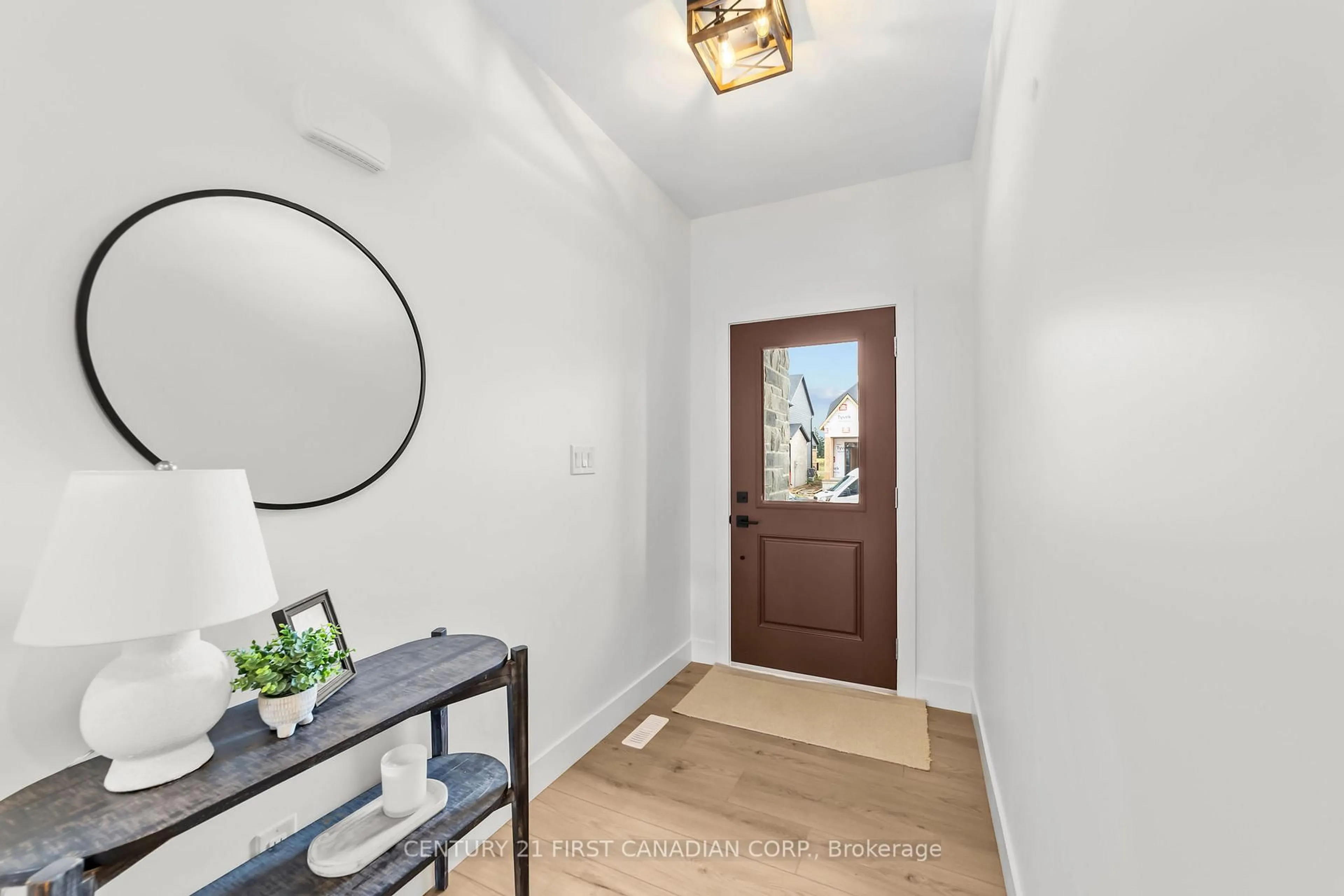 Indoor entryway for 134 ADDISON Ave, Lucan Biddulph Ontario N0M 2J0