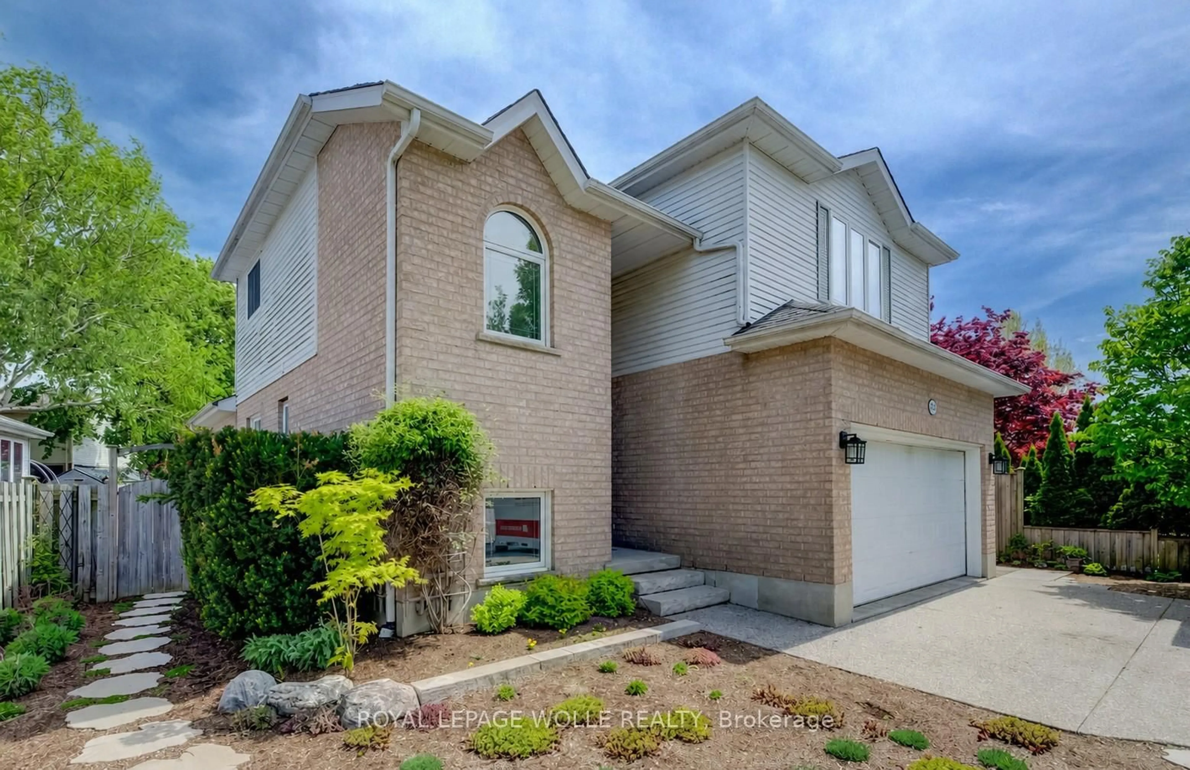 Home with brick exterior material, street for 464 Northlake Dr, Waterloo Ontario N2V 2A4