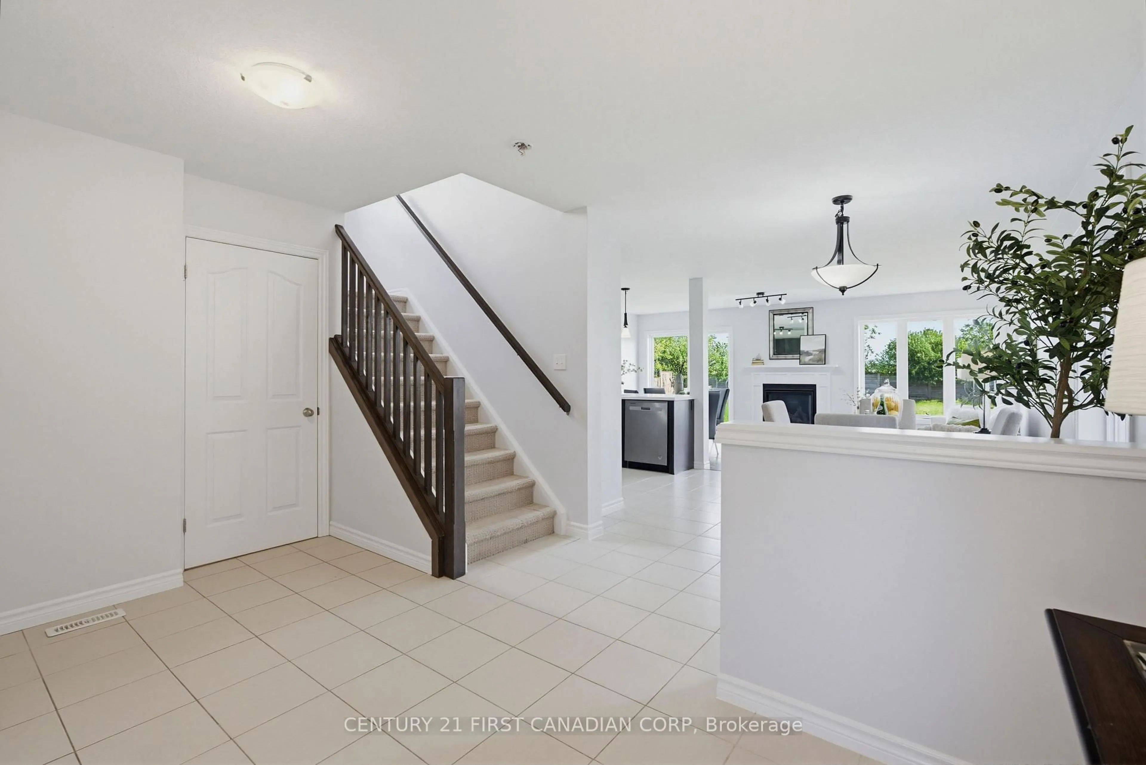 Indoor entryway for 1210 Sandbar St, London North Ontario N6G 0G7