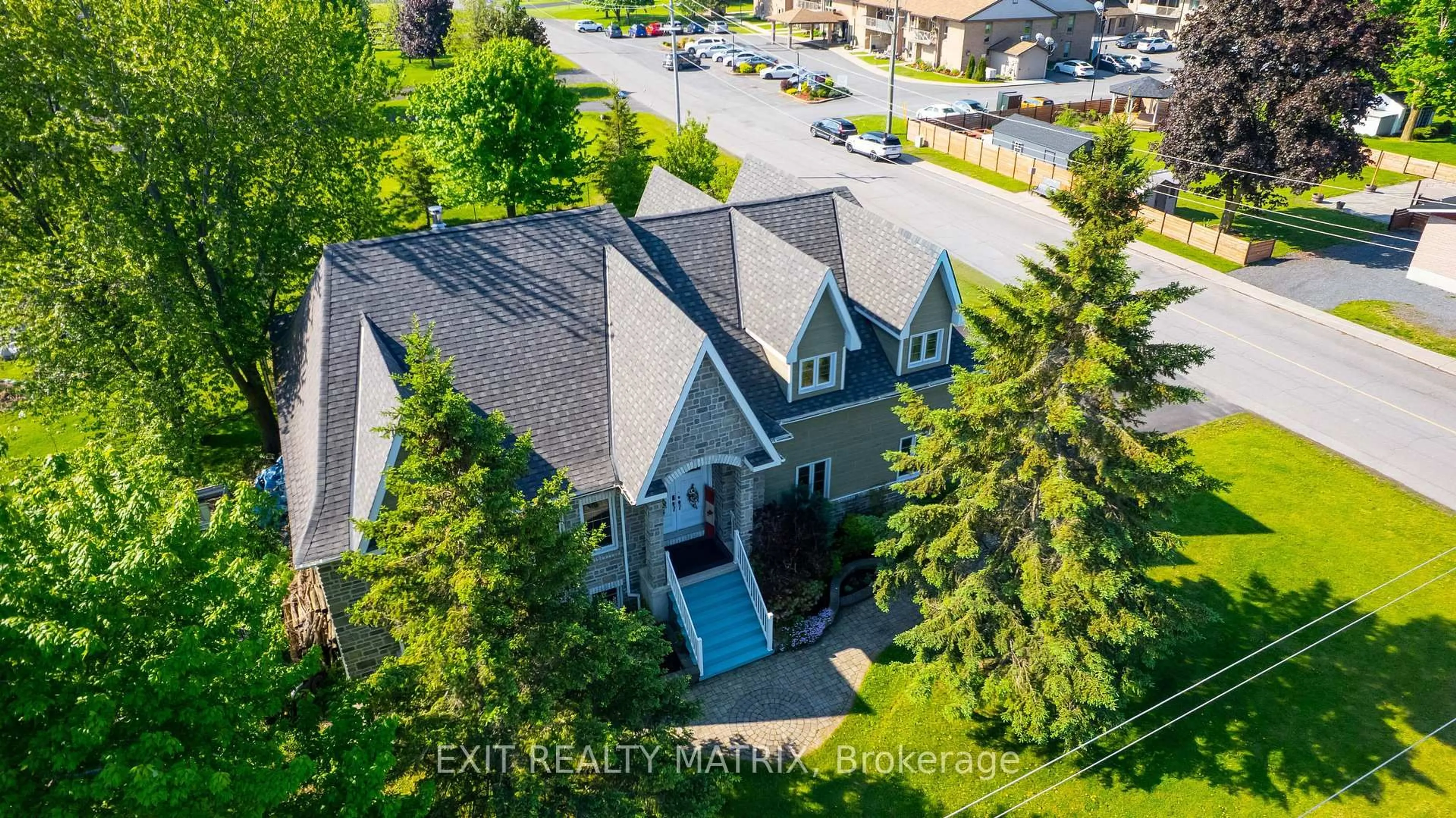 A pic from outside/outdoor area/front of a property/back of a property/a pic from drone, street for 176 Principale St, The Nation Ontario K0A 3C0