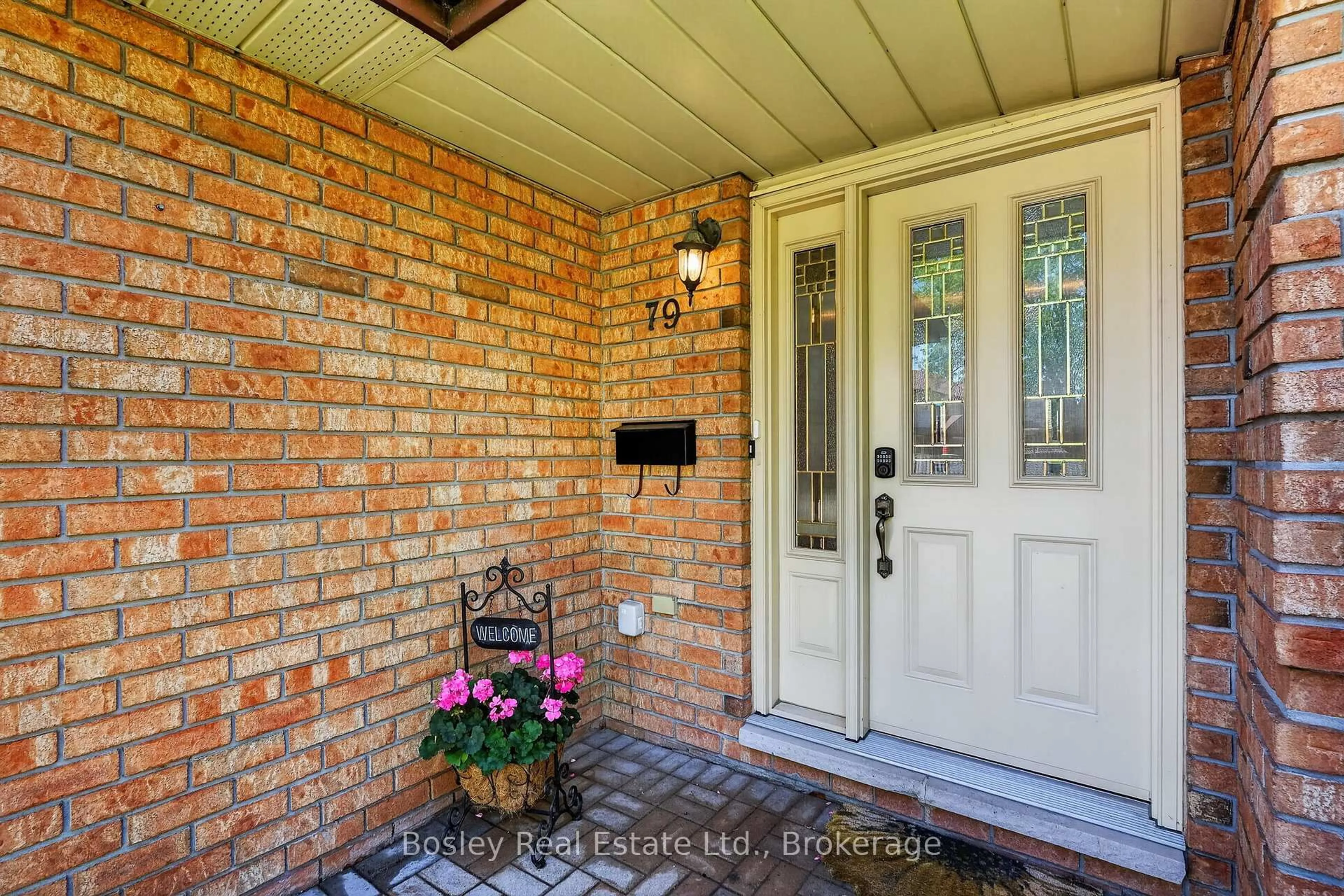 Indoor entryway for 79 Centennial Dr, Port Hope Ontario L1A 3T2