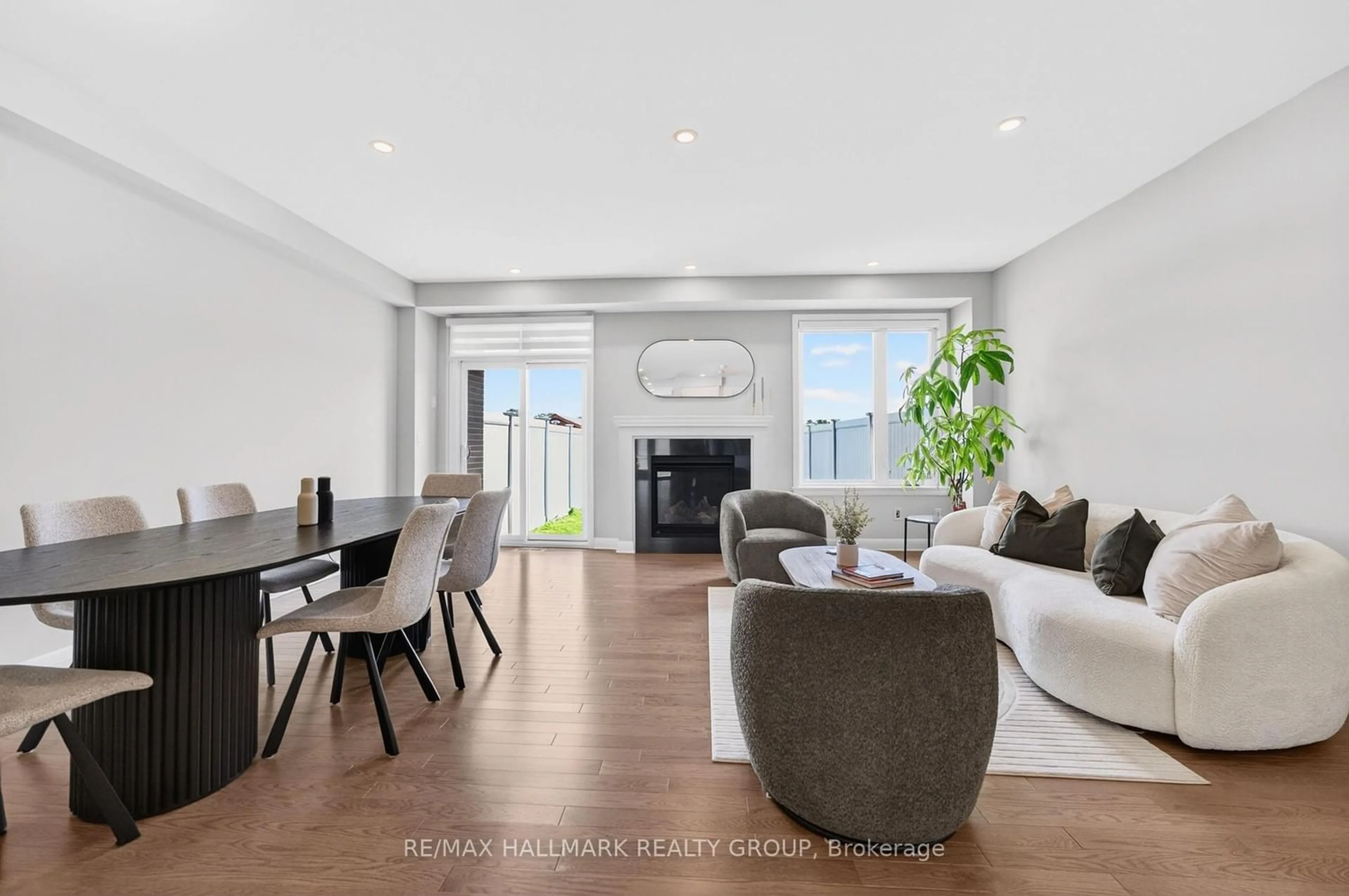 Living room with furniture, unknown for 298 Squadron Cres, Ottawa Ontario K1K 4Z4