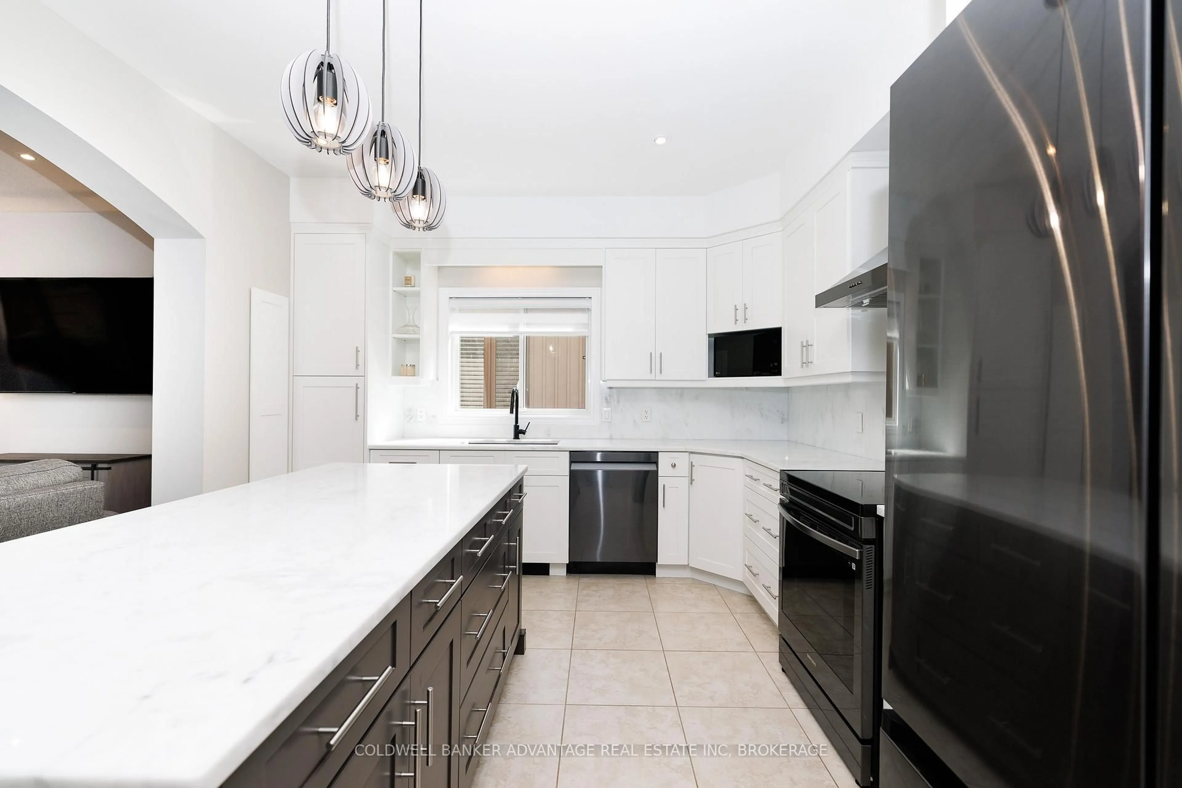 Contemporary kitchen, ceramic/tile floor for 395 Michael Dr, Welland Ontario L3C 0A5