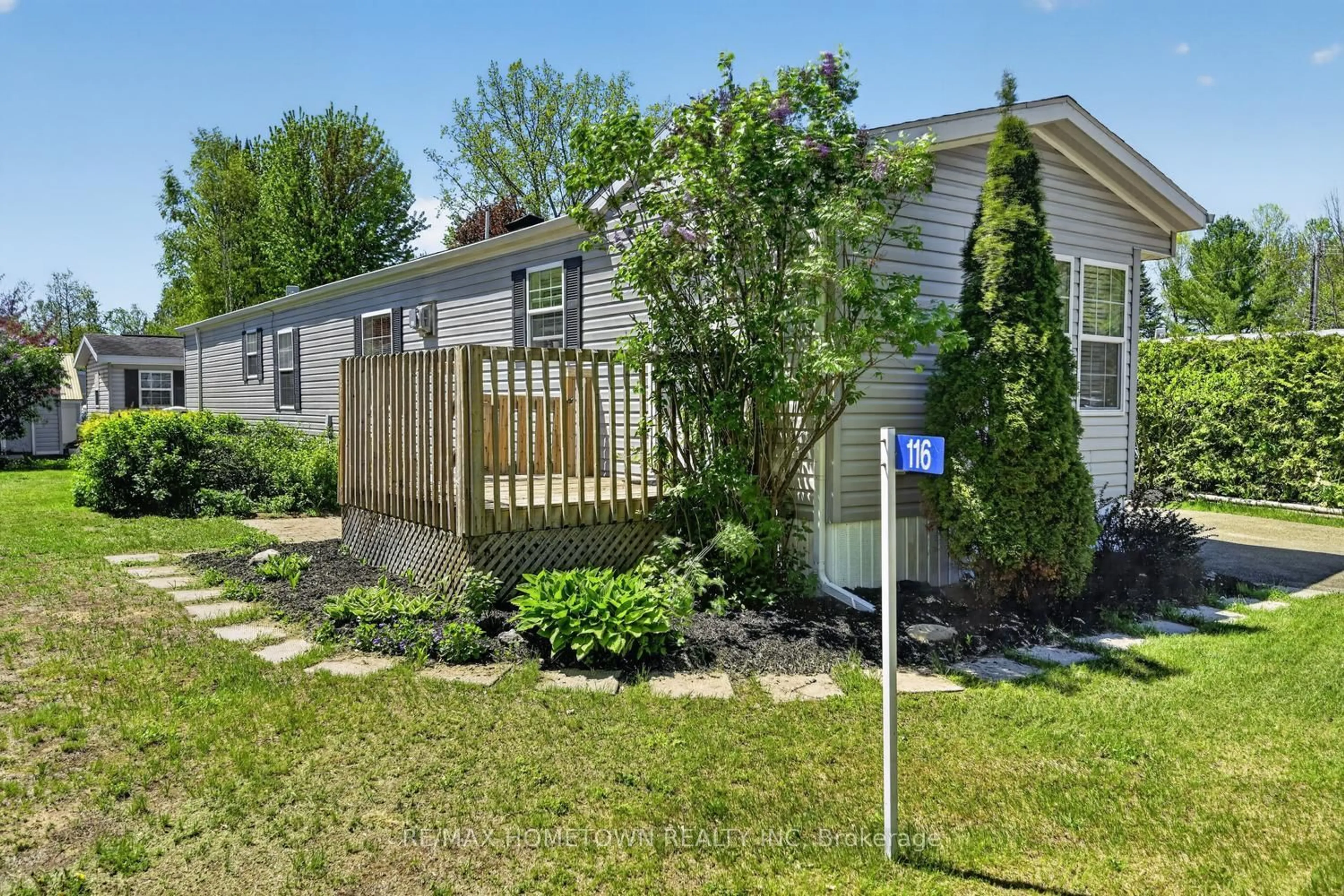 Home with vinyl exterior material, street for 116 Hutt Rd, Augusta Ontario K6V 5T2