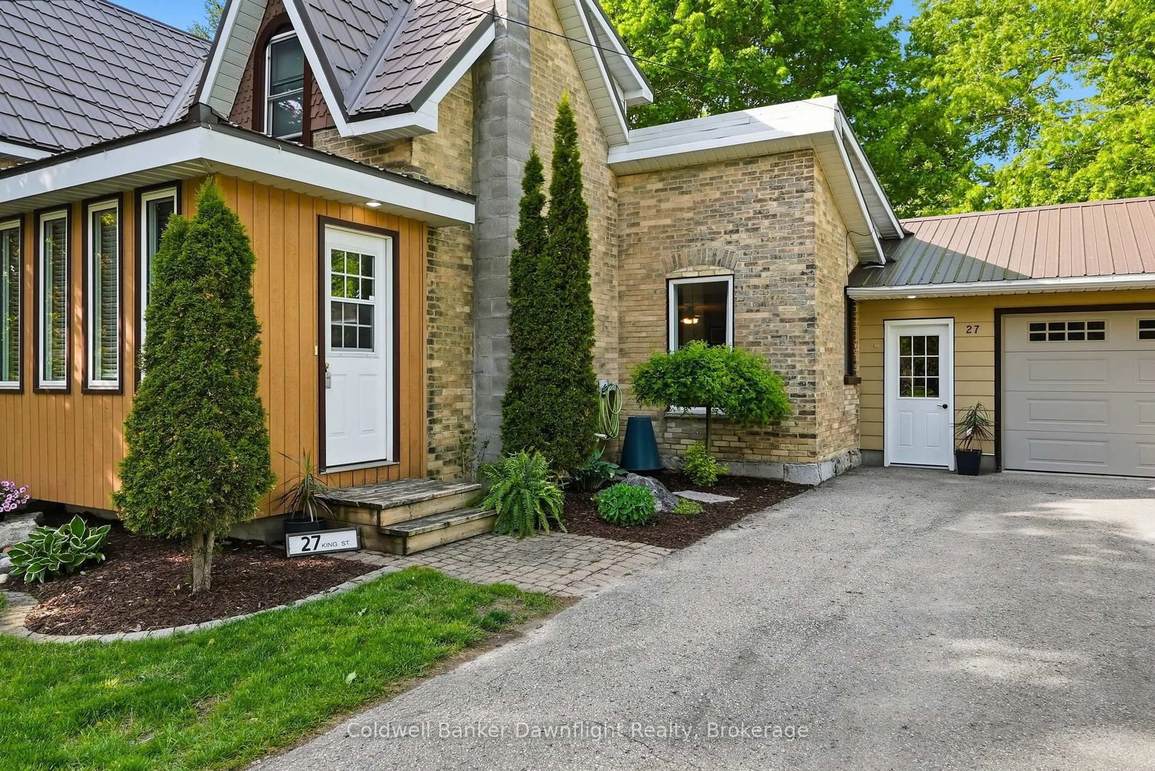 Home with brick exterior material, street for 27 King St, Huron East Ontario N0G 1H0