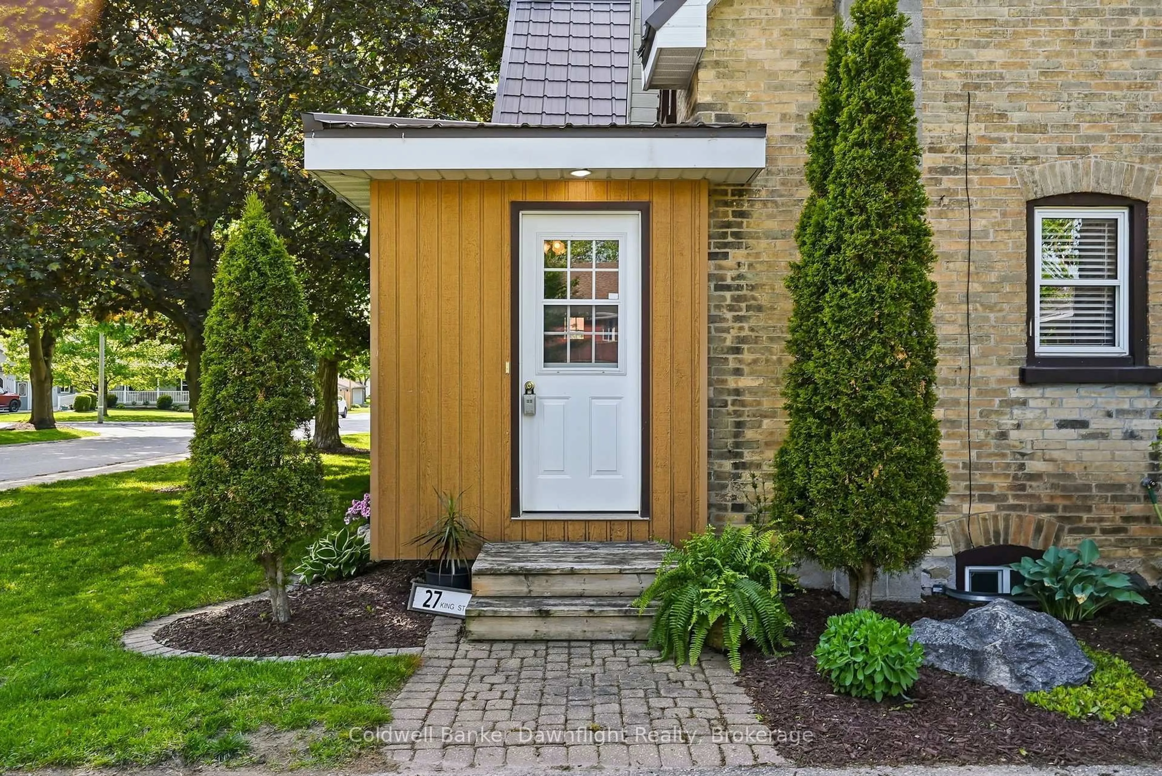Unknown for 27 King St, Huron East Ontario N0G 1H0