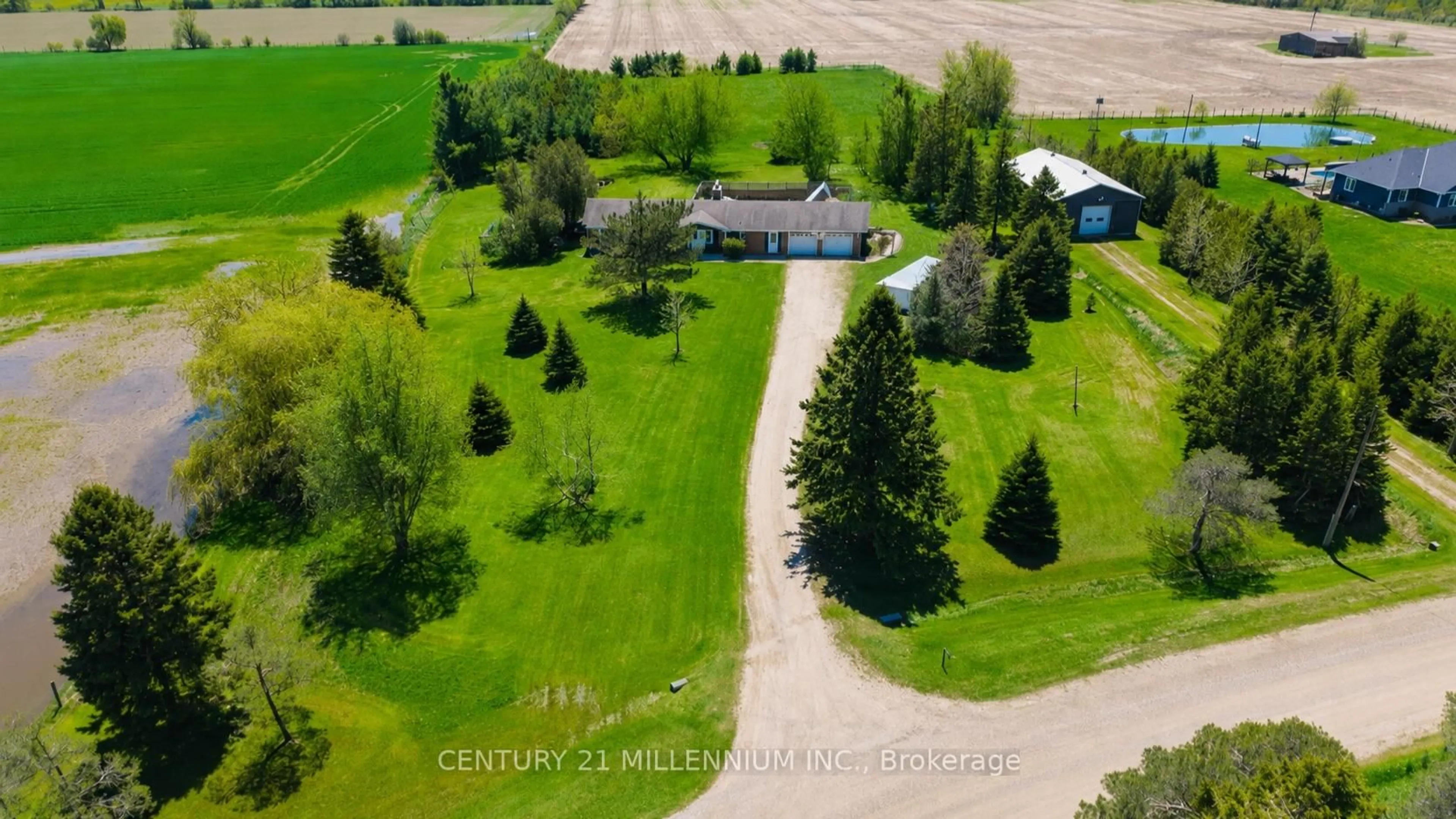 A pic from outside/outdoor area/front of a property/back of a property/a pic from drone, unknown for 423344 25th Sdrd, Amaranth Ontario L9V 1M3