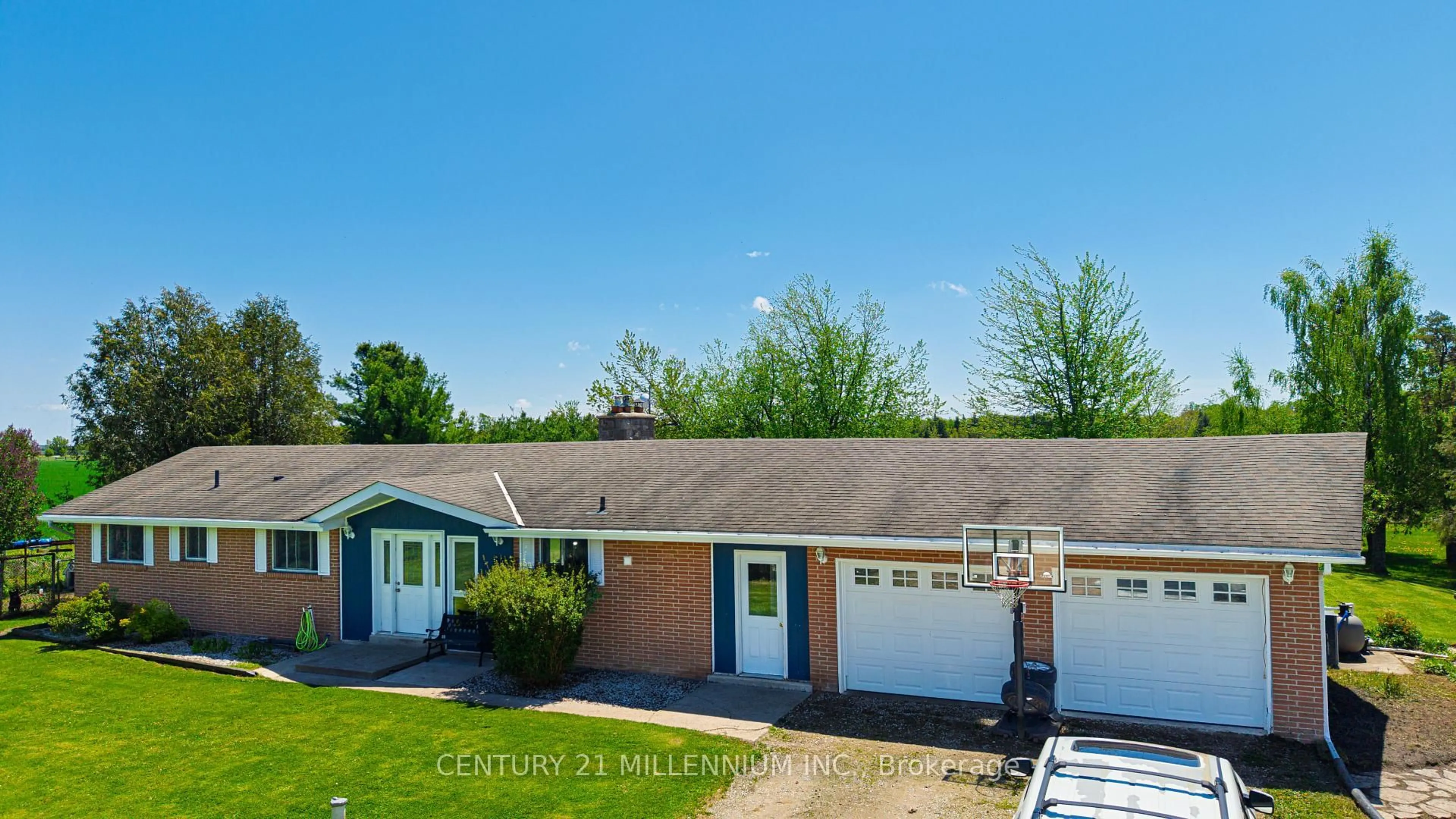 A pic from outside/outdoor area/front of a property/back of a property/a pic from drone, street for 423344 25th Sdrd, Amaranth Ontario L9V 1M3