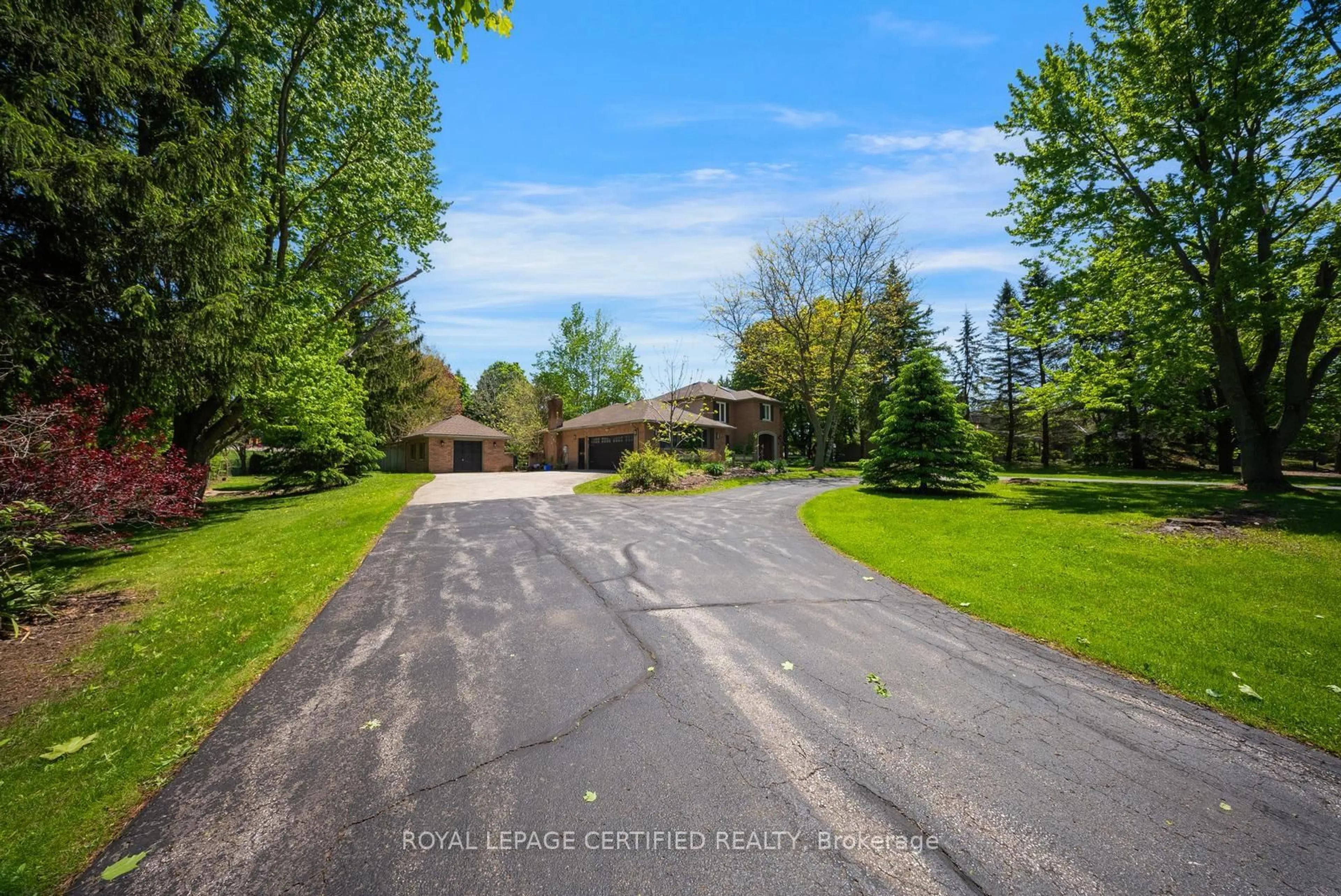 A pic from outside/outdoor area/front of a property/back of a property/a pic from drone, water/lake/river/ocean view for 10 Karendale Cres, Hamilton Ontario L0R 1K0