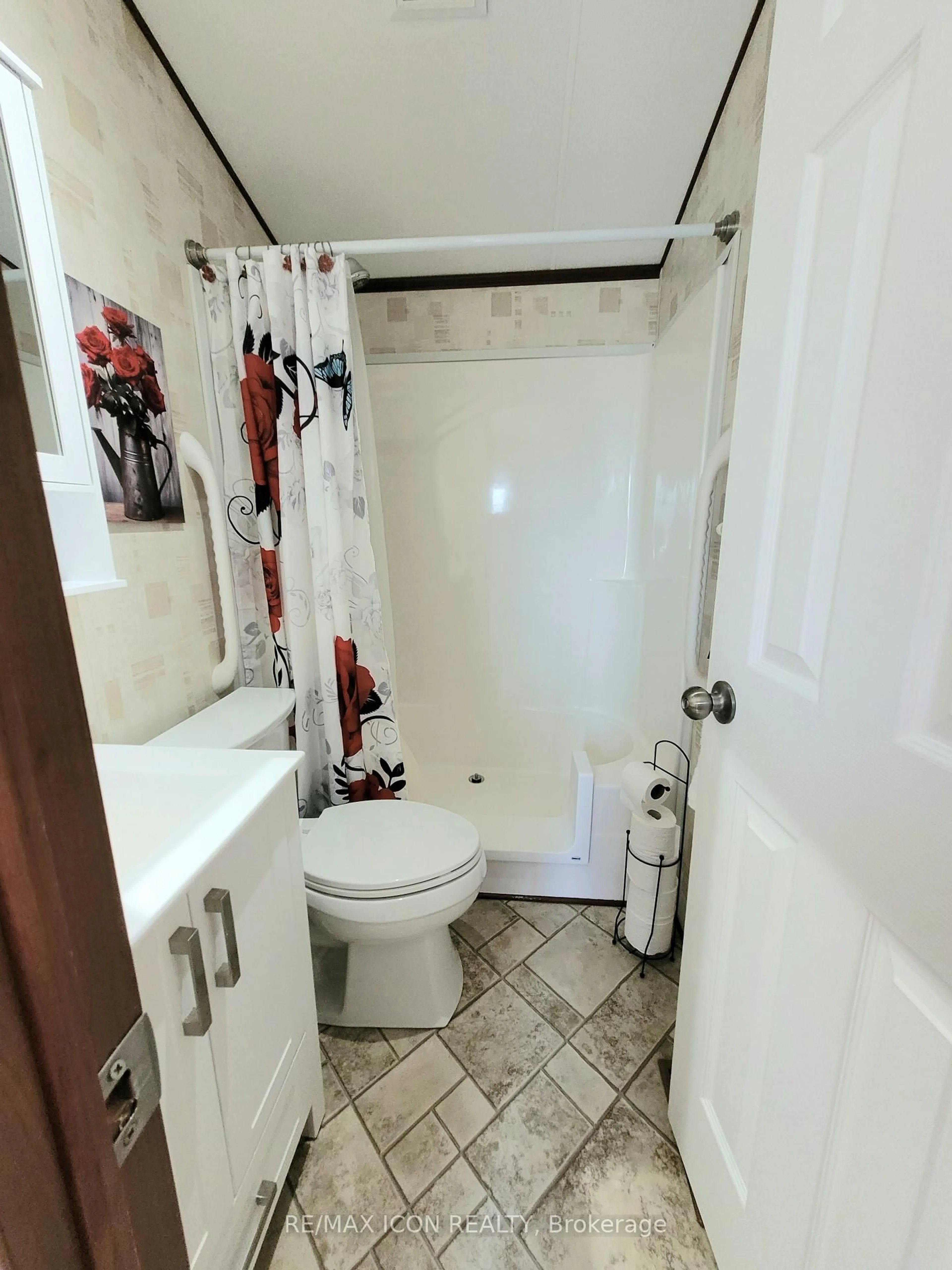 Standard bathroom, unknown for 77307 Bluewater Highway #32 Rowan Rd, Bluewater Ontario N0M 1G0