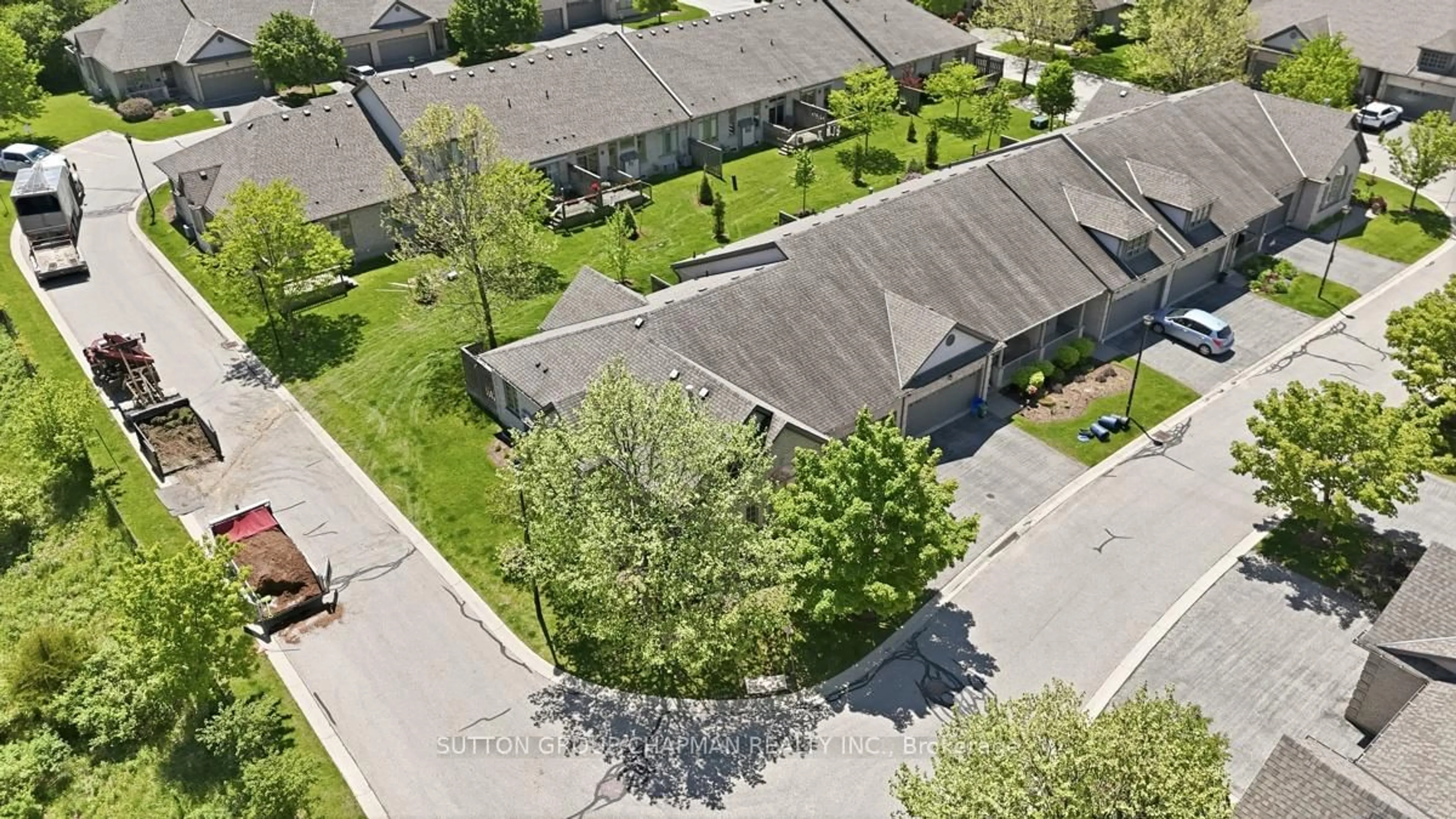 A pic from outside/outdoor area/front of a property/back of a property/a pic from drone, street for 600 Hyde Park Rd #269, London North Ontario N6H 5W8