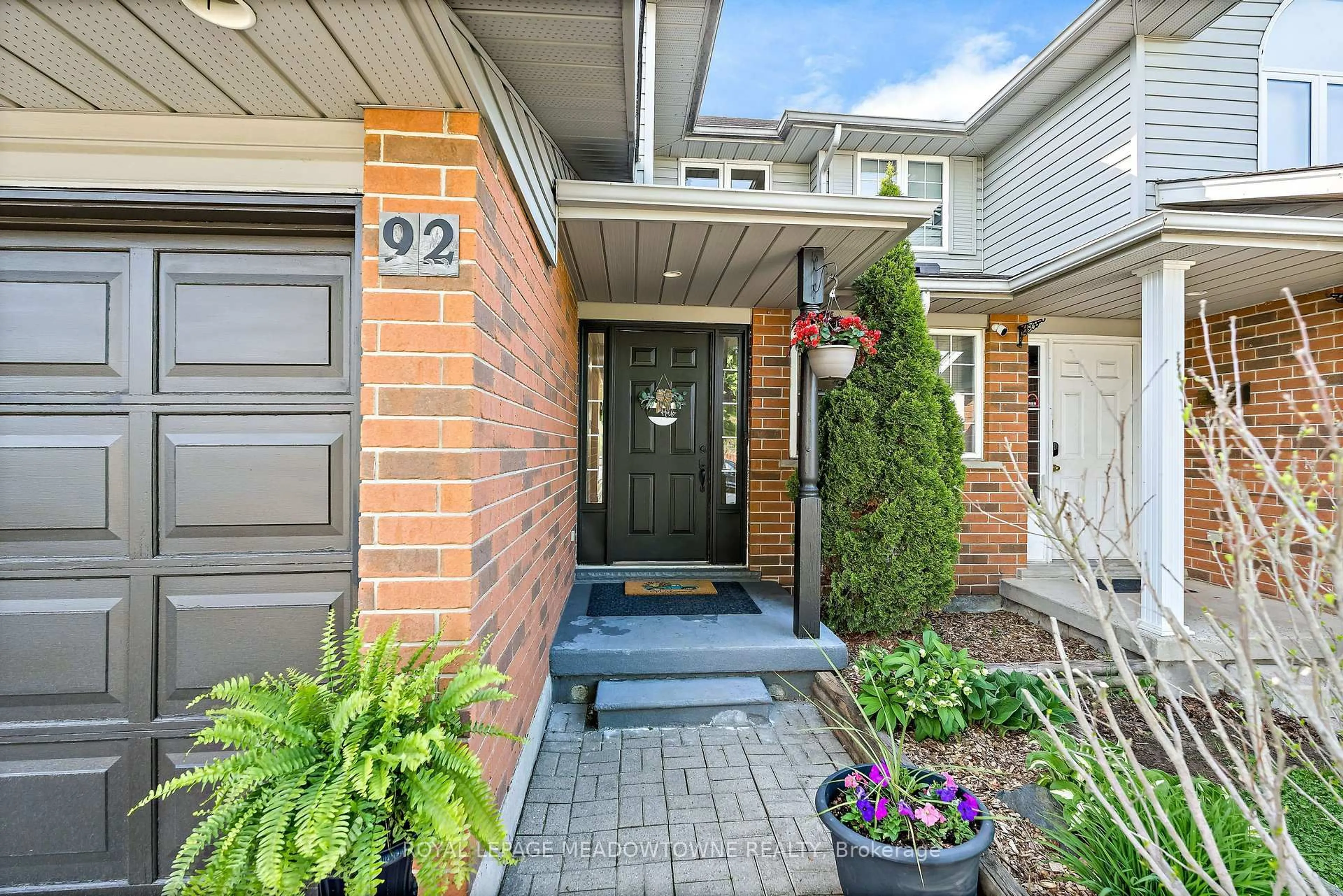 Indoor entryway for 92 Chesterton Lane, Guelph Ontario N1E 7A6