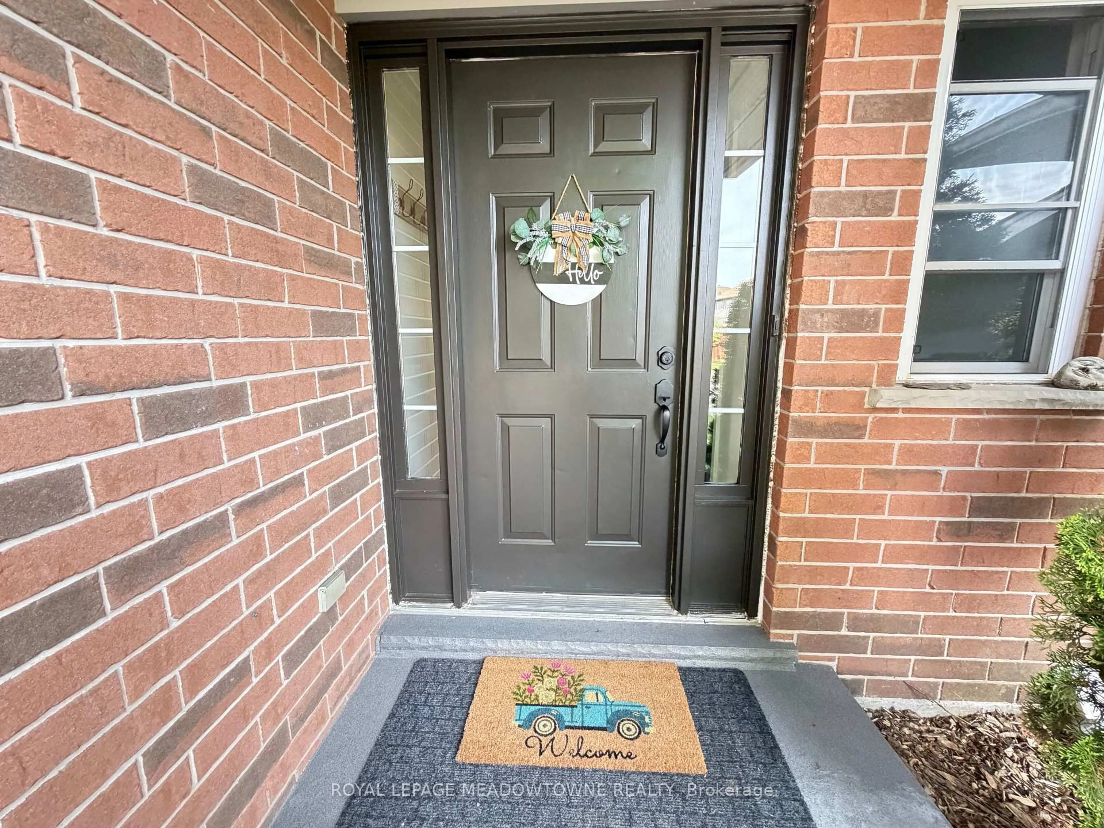 Indoor entryway for 92 Chesterton Lane, Guelph Ontario N1E 7A6