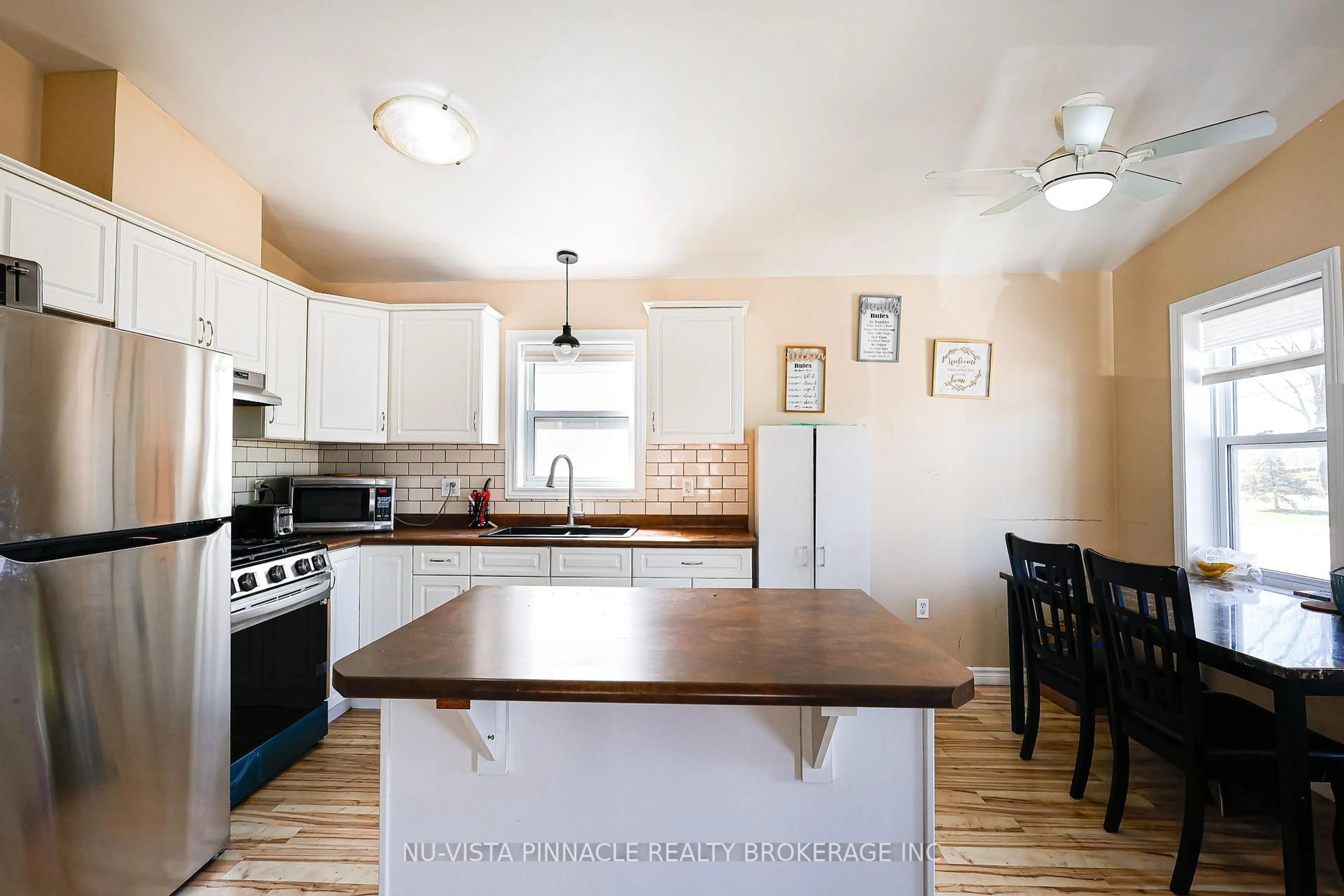 Unknown for 434 Egerton St, London East Ontario N5W 3Z4