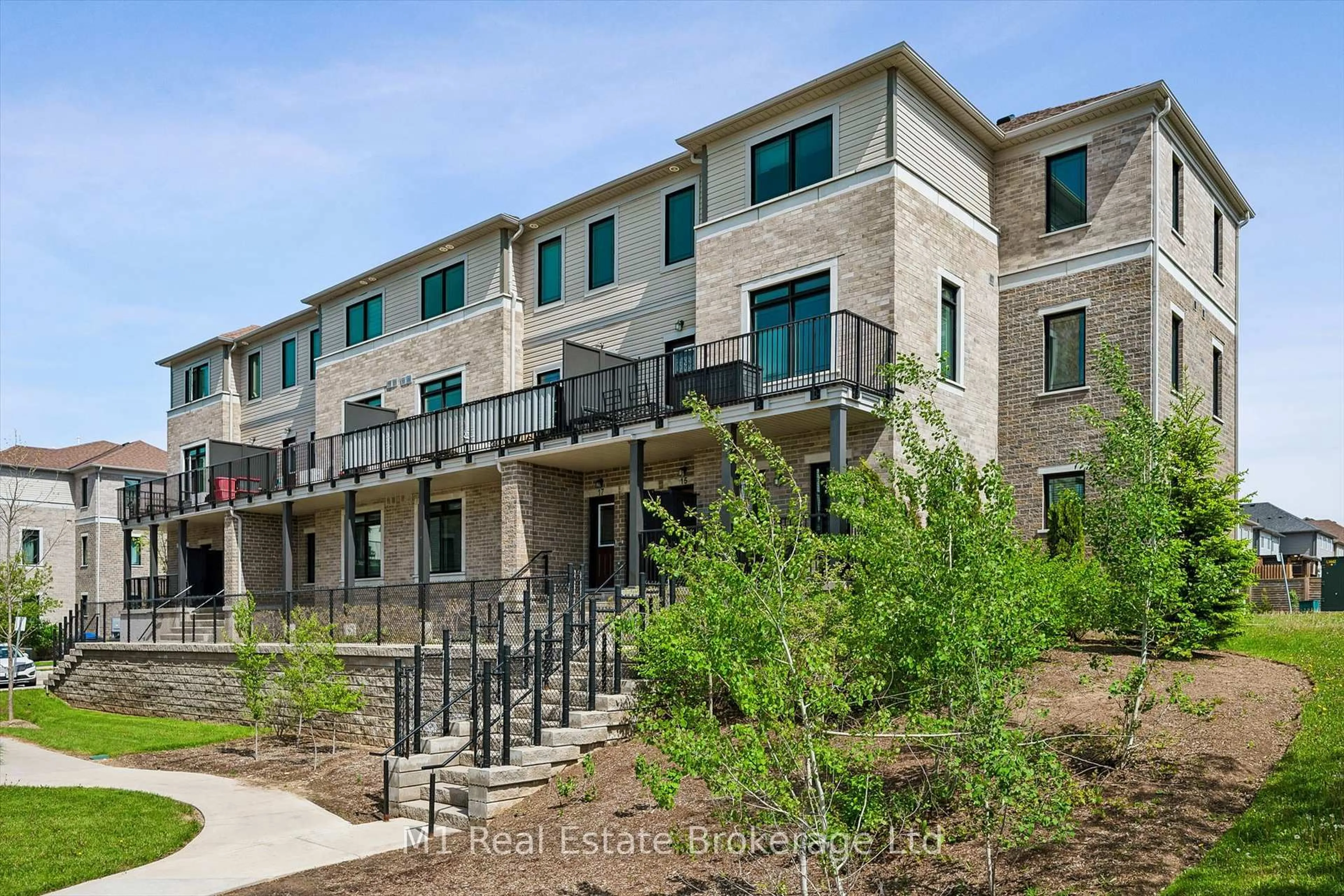 Patio, unknown for 107 Westra Dr #17, Guelph/Eramosa Ontario N1K 0A5