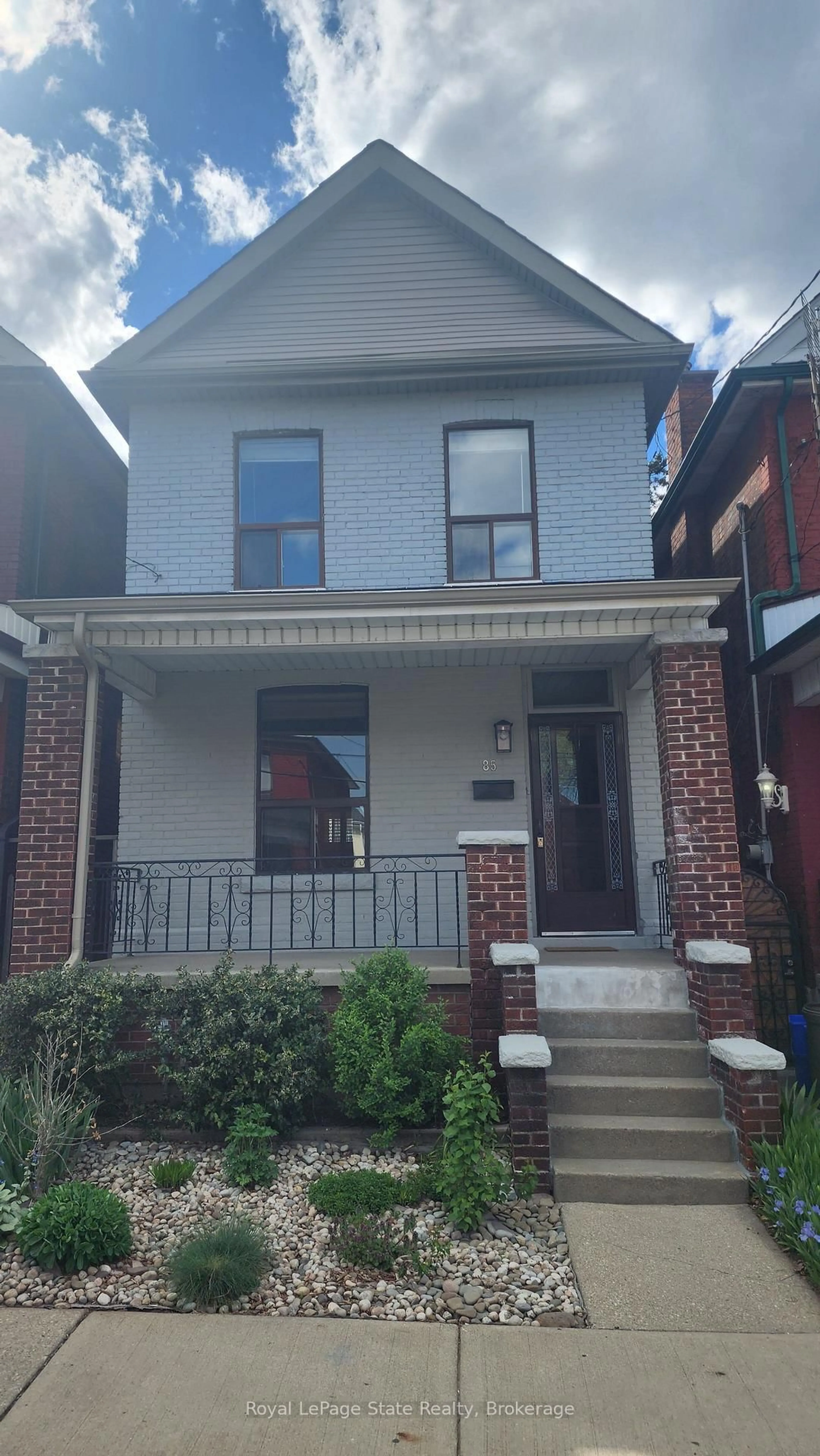 Home with brick exterior material, street for 85 Oxford St, Hamilton Ontario L8R 2W9