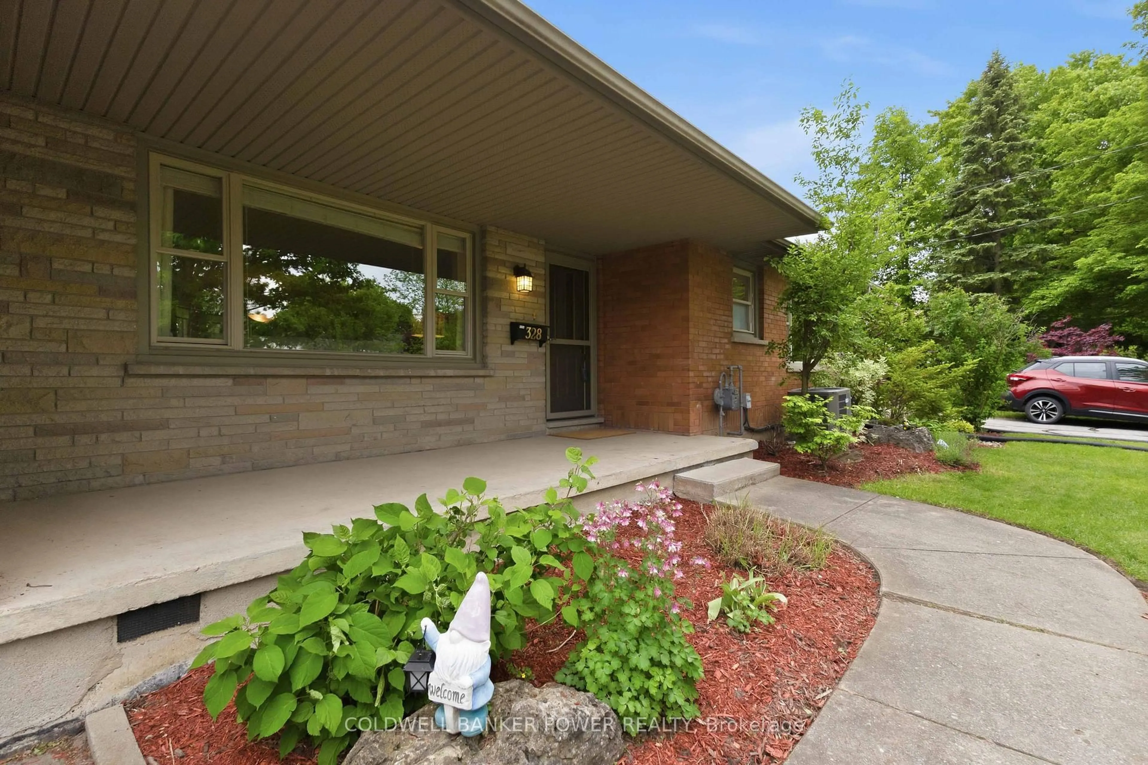 Unknown for 328 Connington St, London South Ontario N6C 4C9