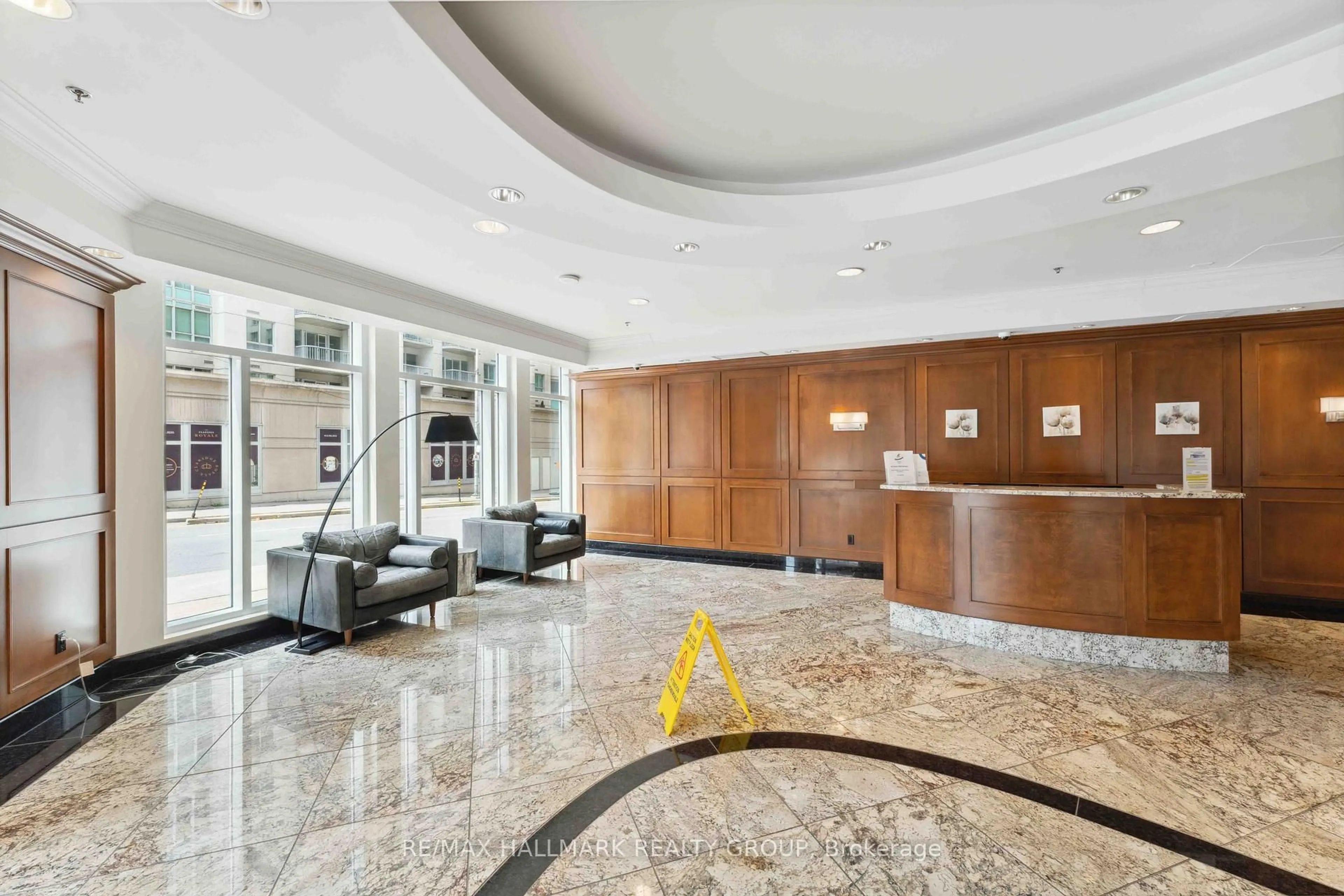 Lobby for 195 Besserer St #305, Ottawa Ontario K1N 0B6