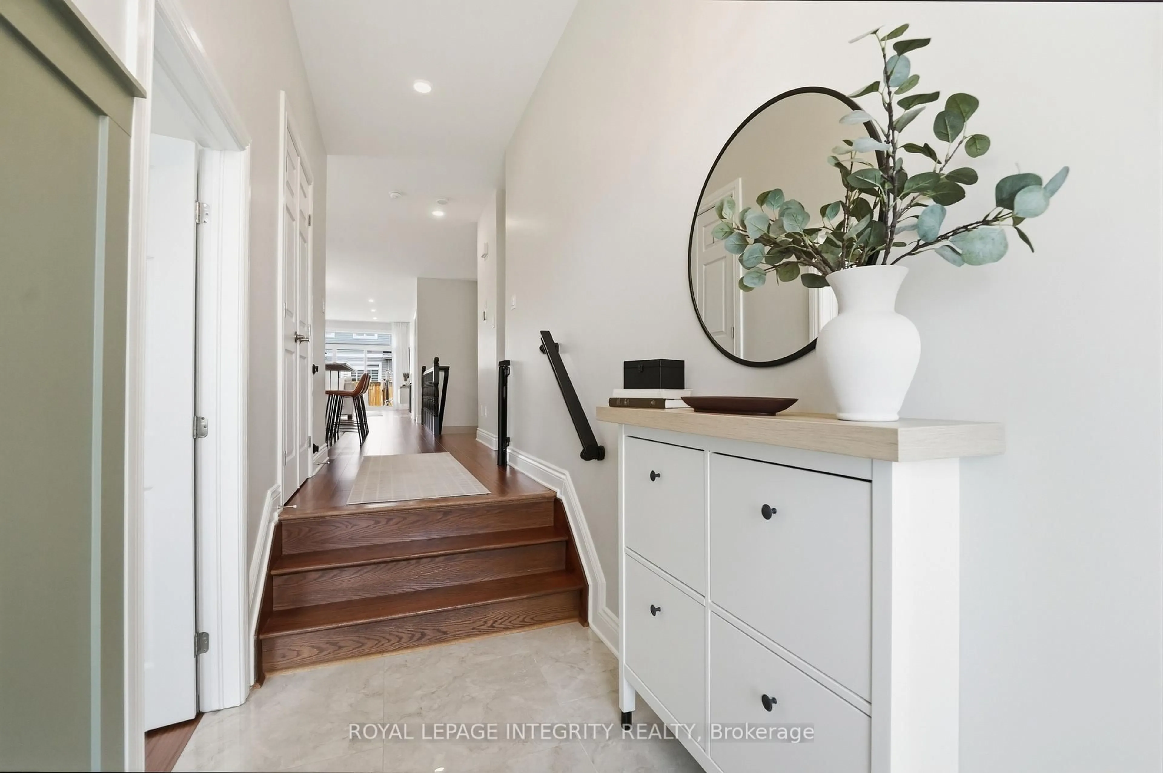 Indoor entryway for 23 Borland Dr, Carleton Place Ontario K7C 0K7