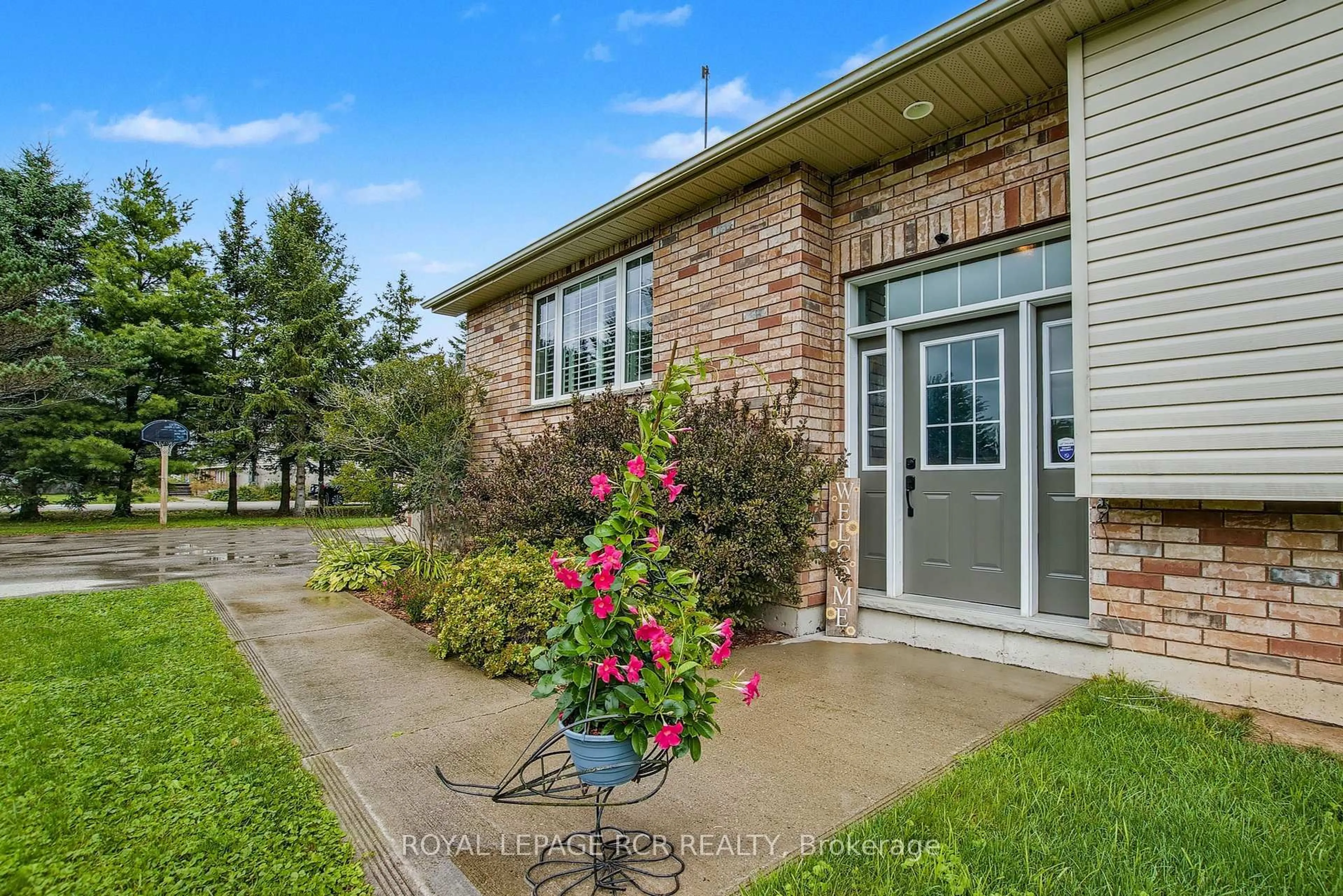 Unknown for 17 Deaken Dr, East Luther Grand Valley Ontario L9W 0Z8