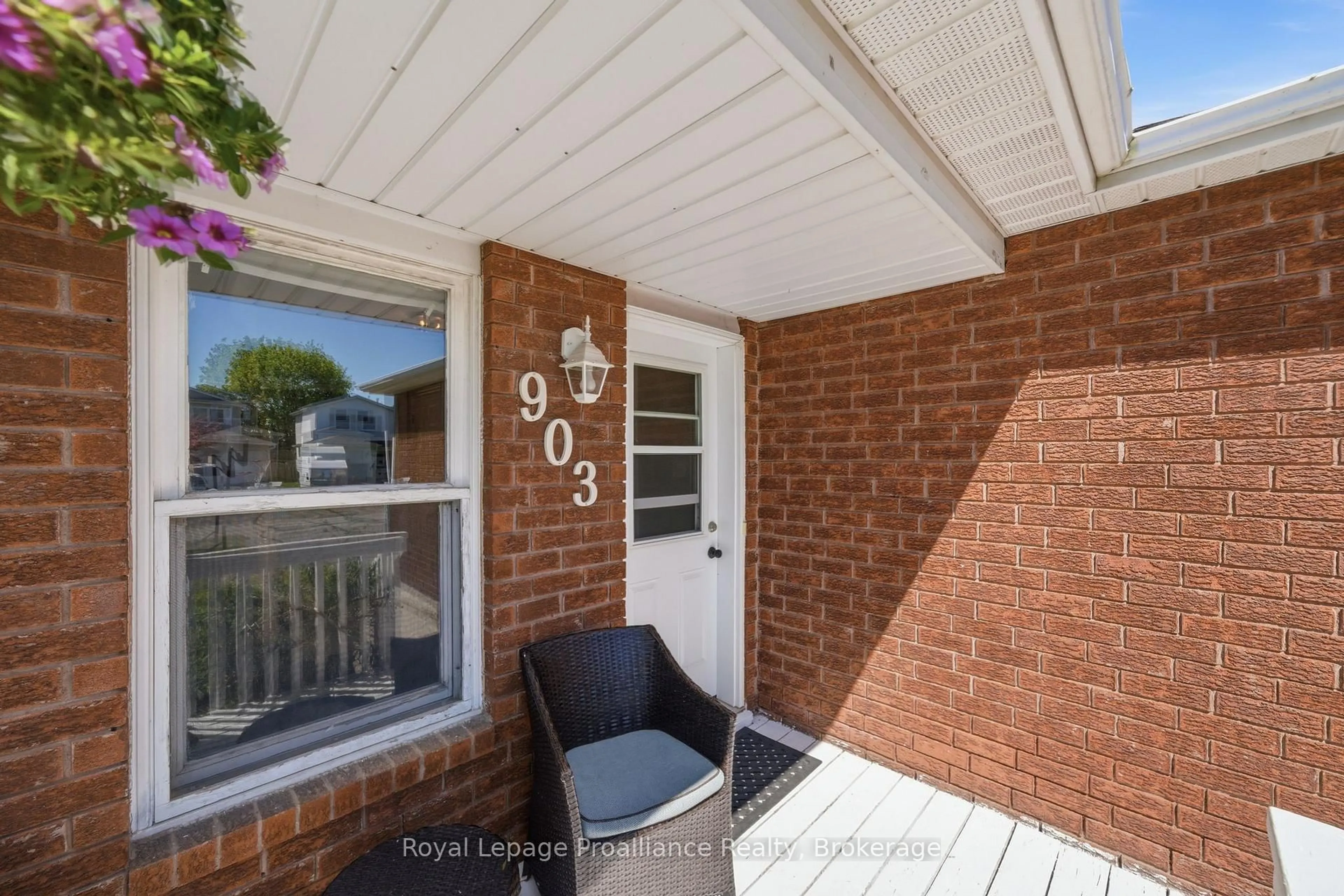 Patio, street for 903 Fairbanks Rd, Cobourg Ontario K9A 5G9