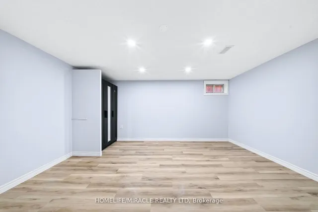 100 West 3rd St, Hamilton 3